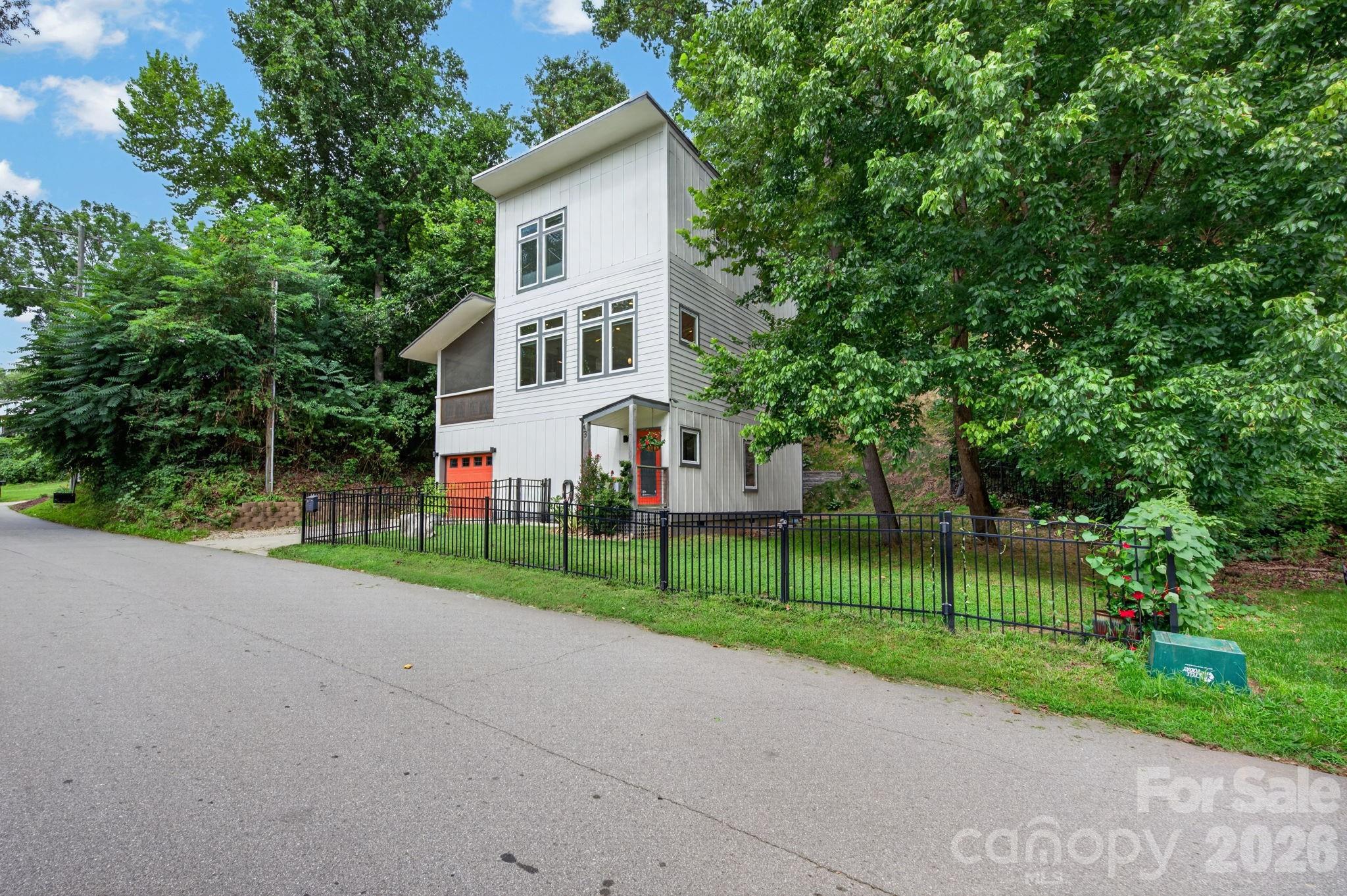 main property photo 25