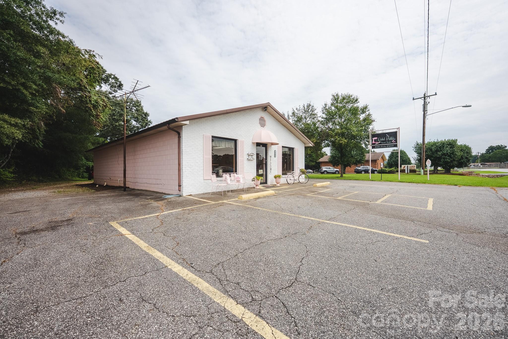 main property photo 37