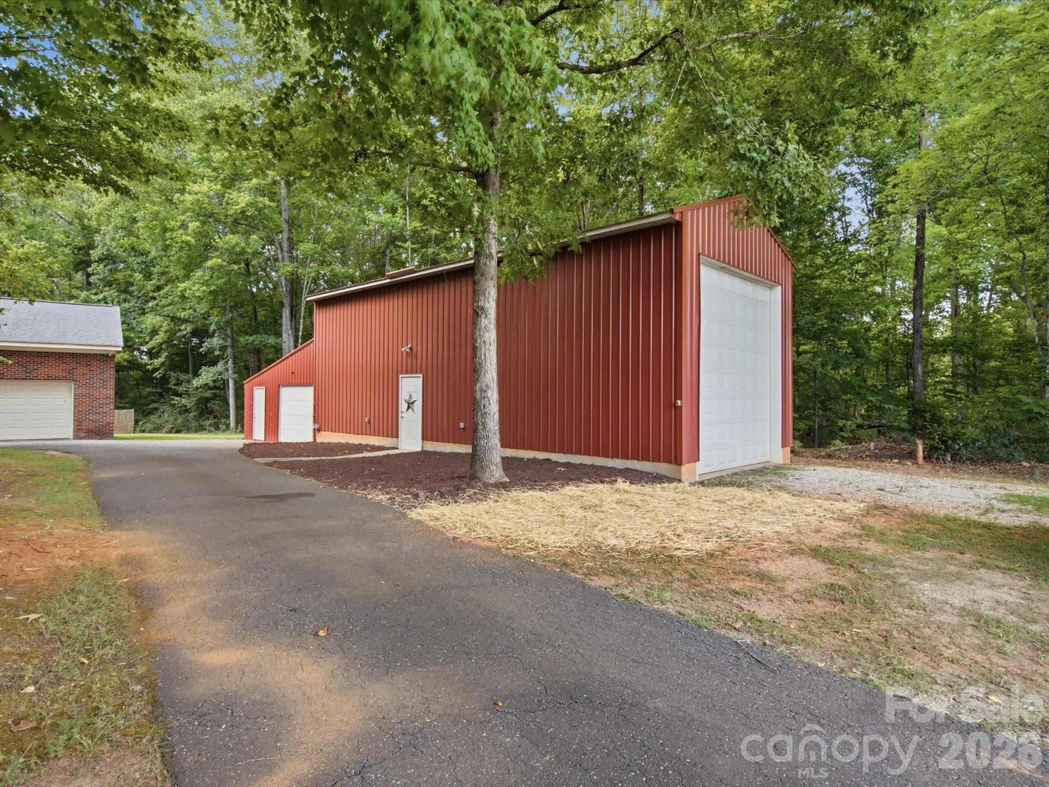 main property photo 33