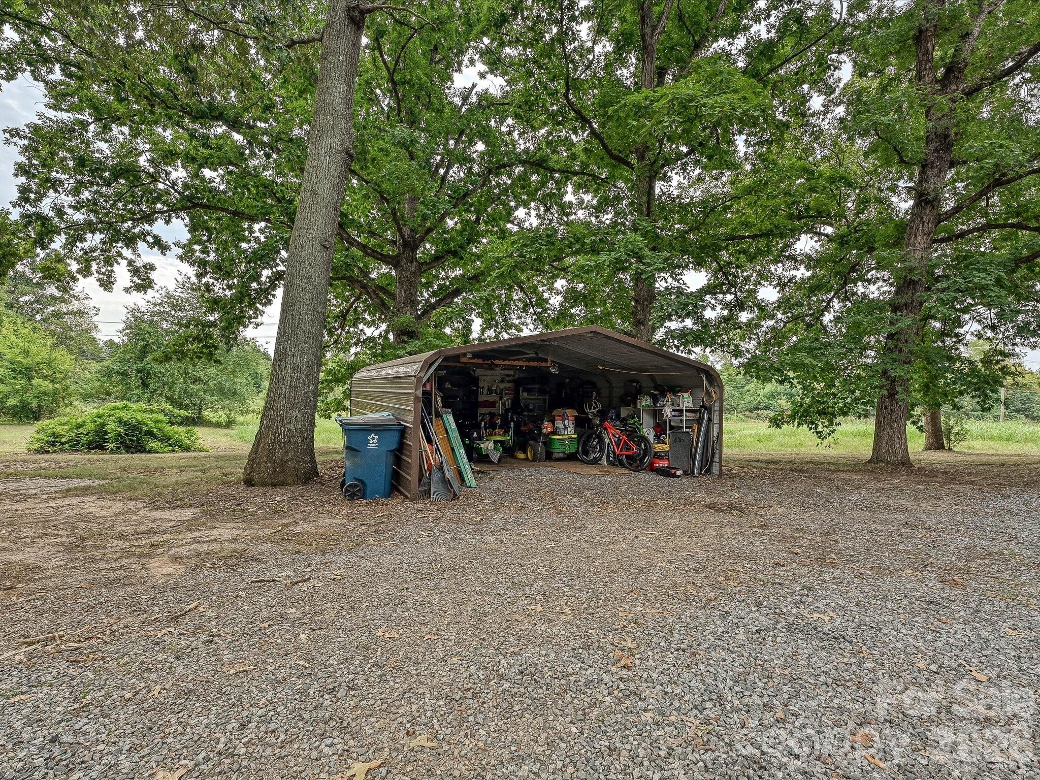 main property photo 21