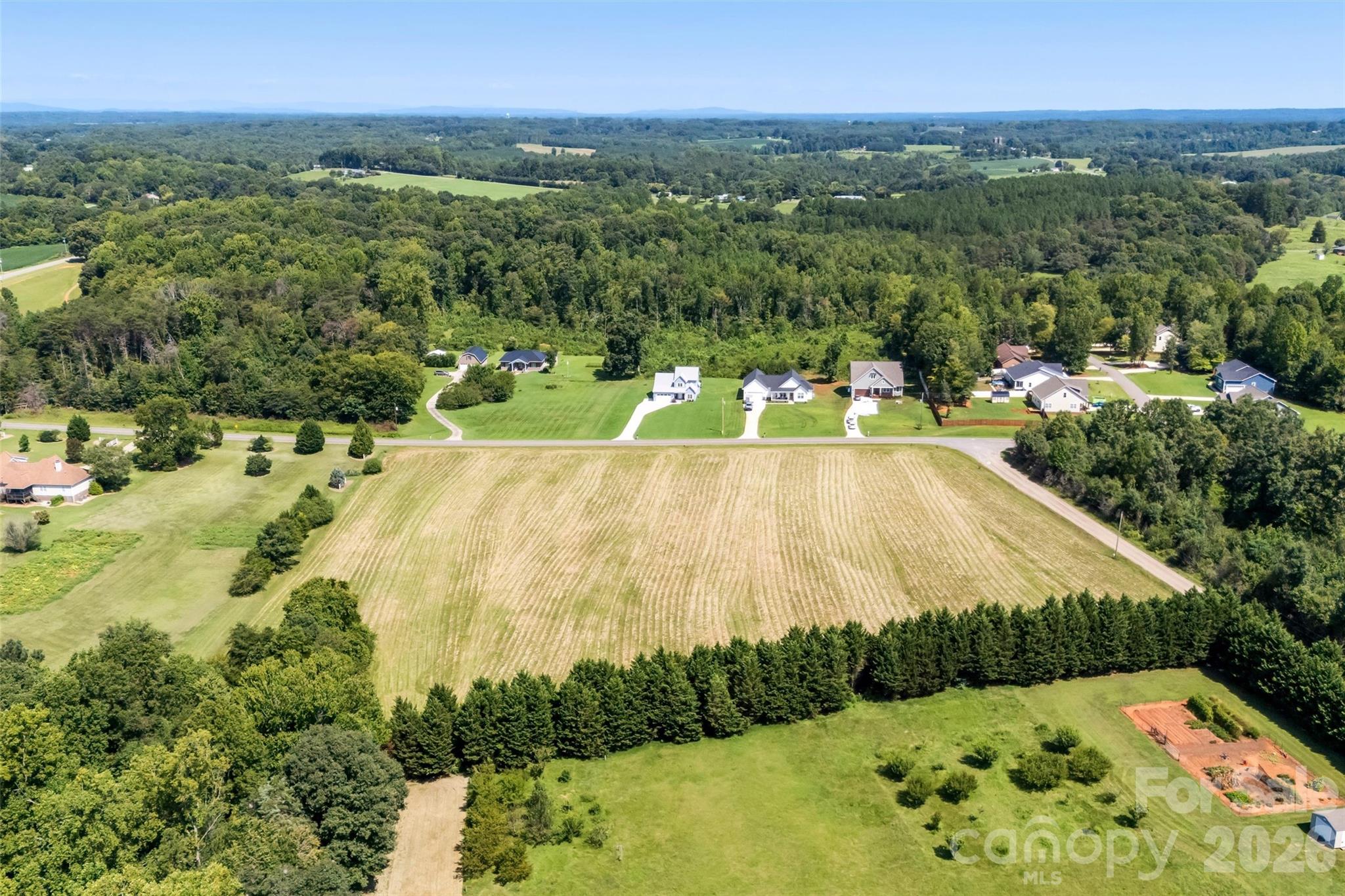 main property photo 11