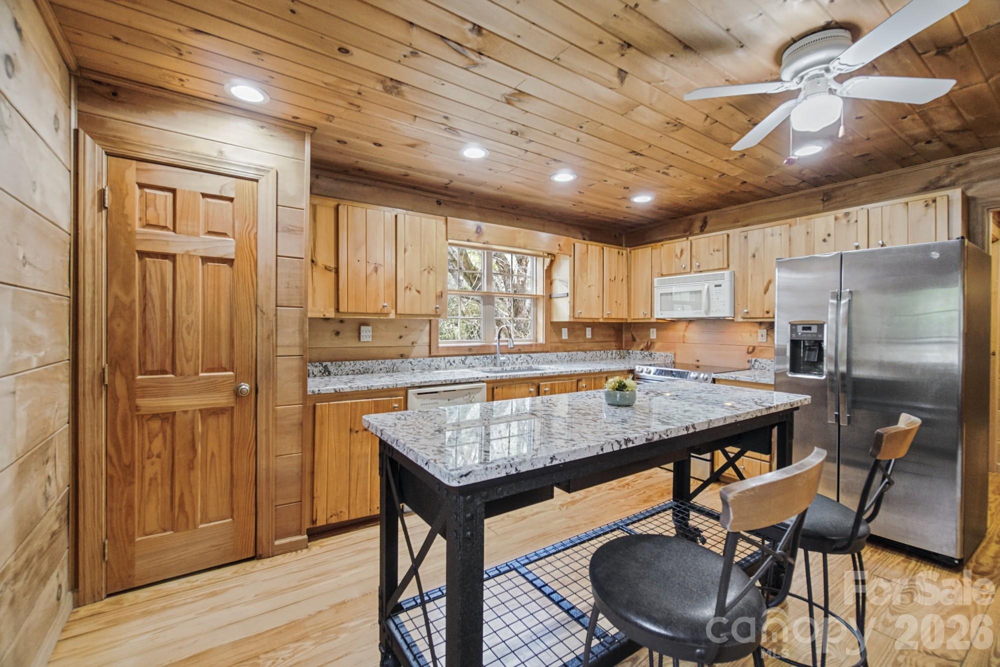 main property photo 14