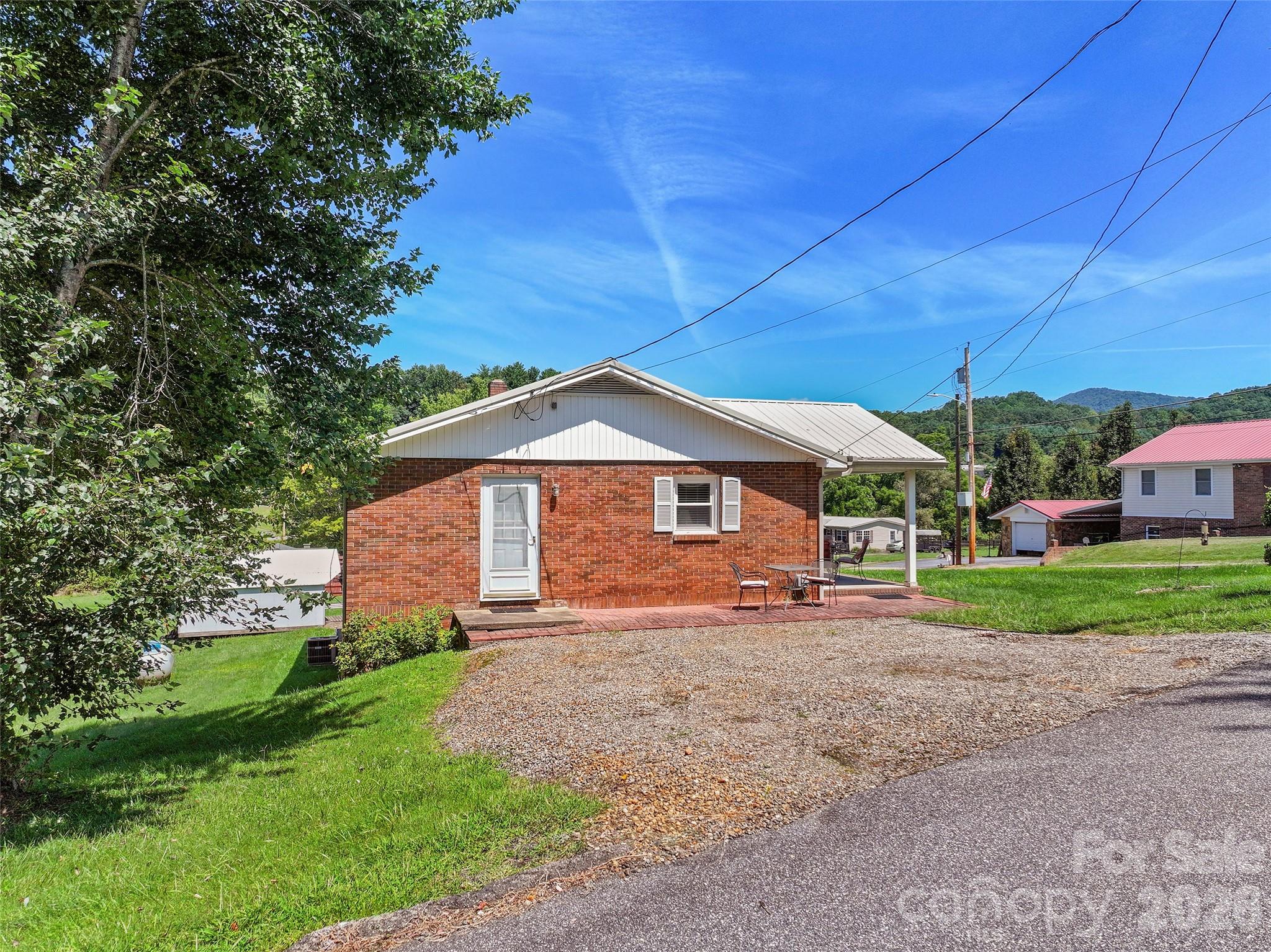 main property photo 6