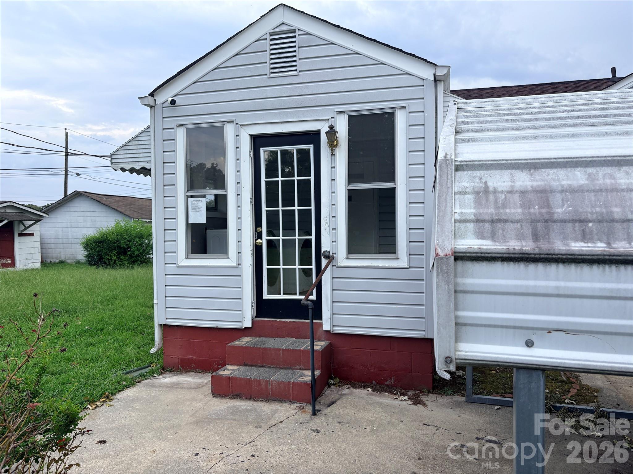 main property photo 13