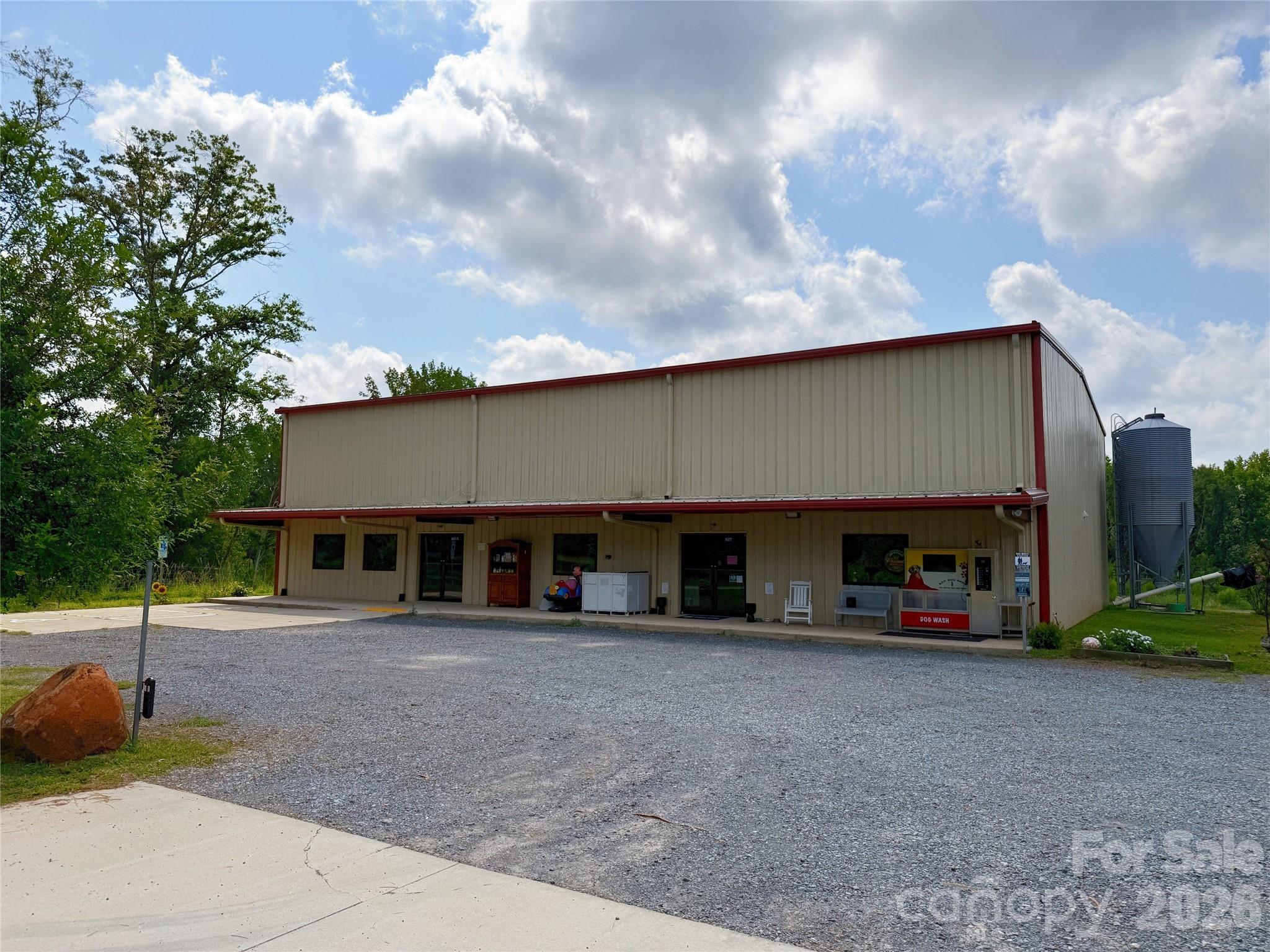 main property photo 0