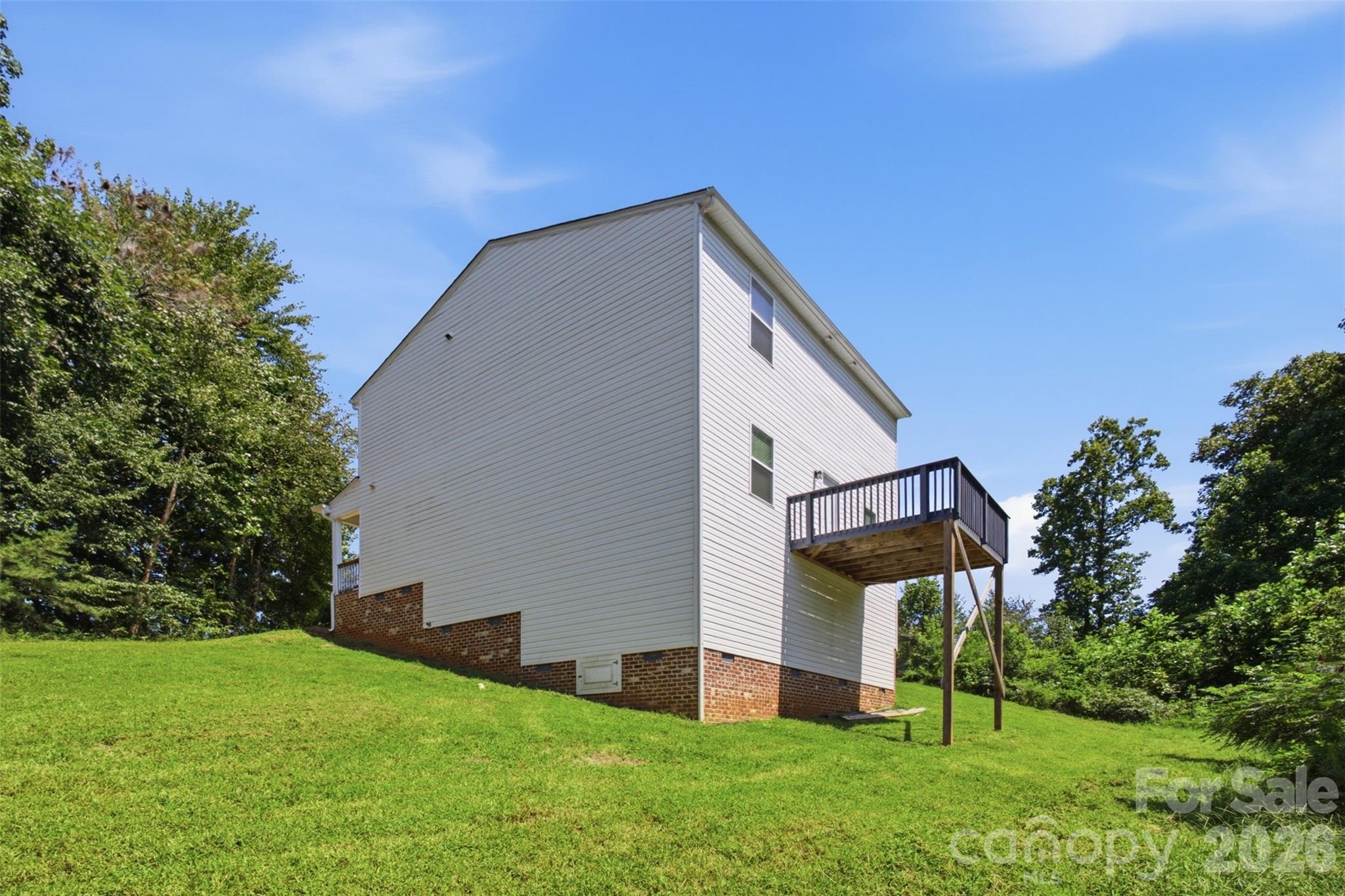 main property photo 28