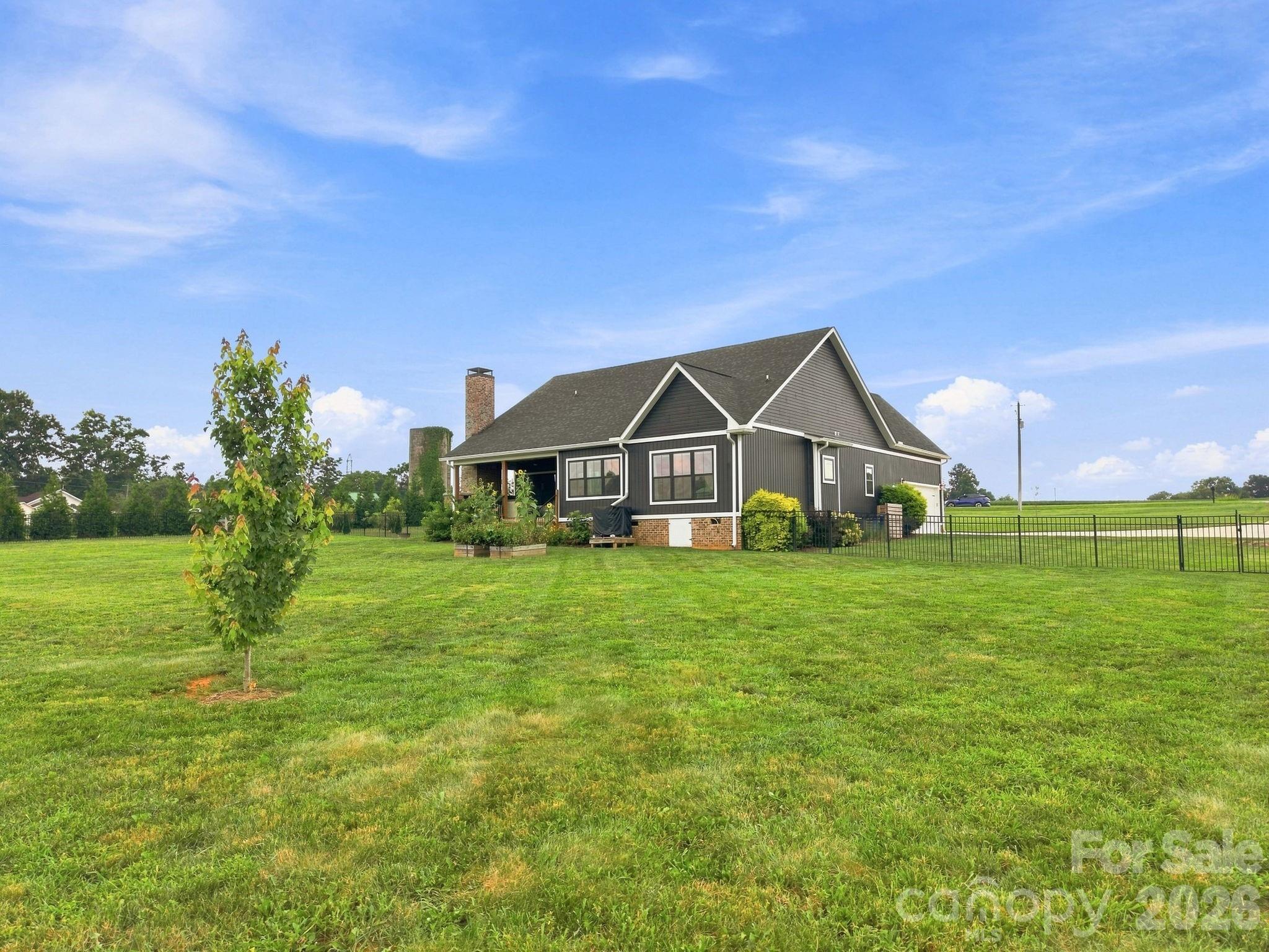 main property photo 41