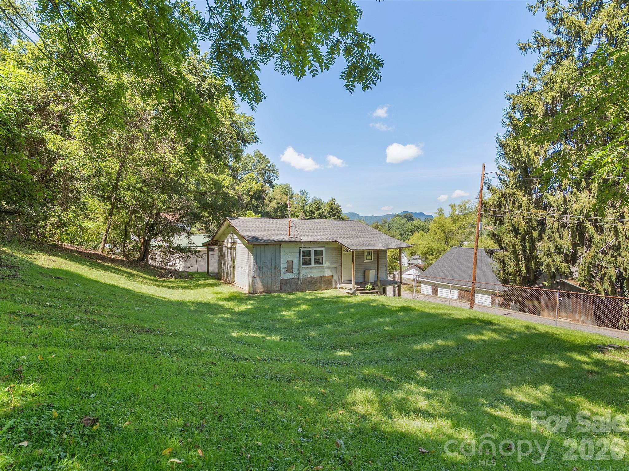 main property photo 4