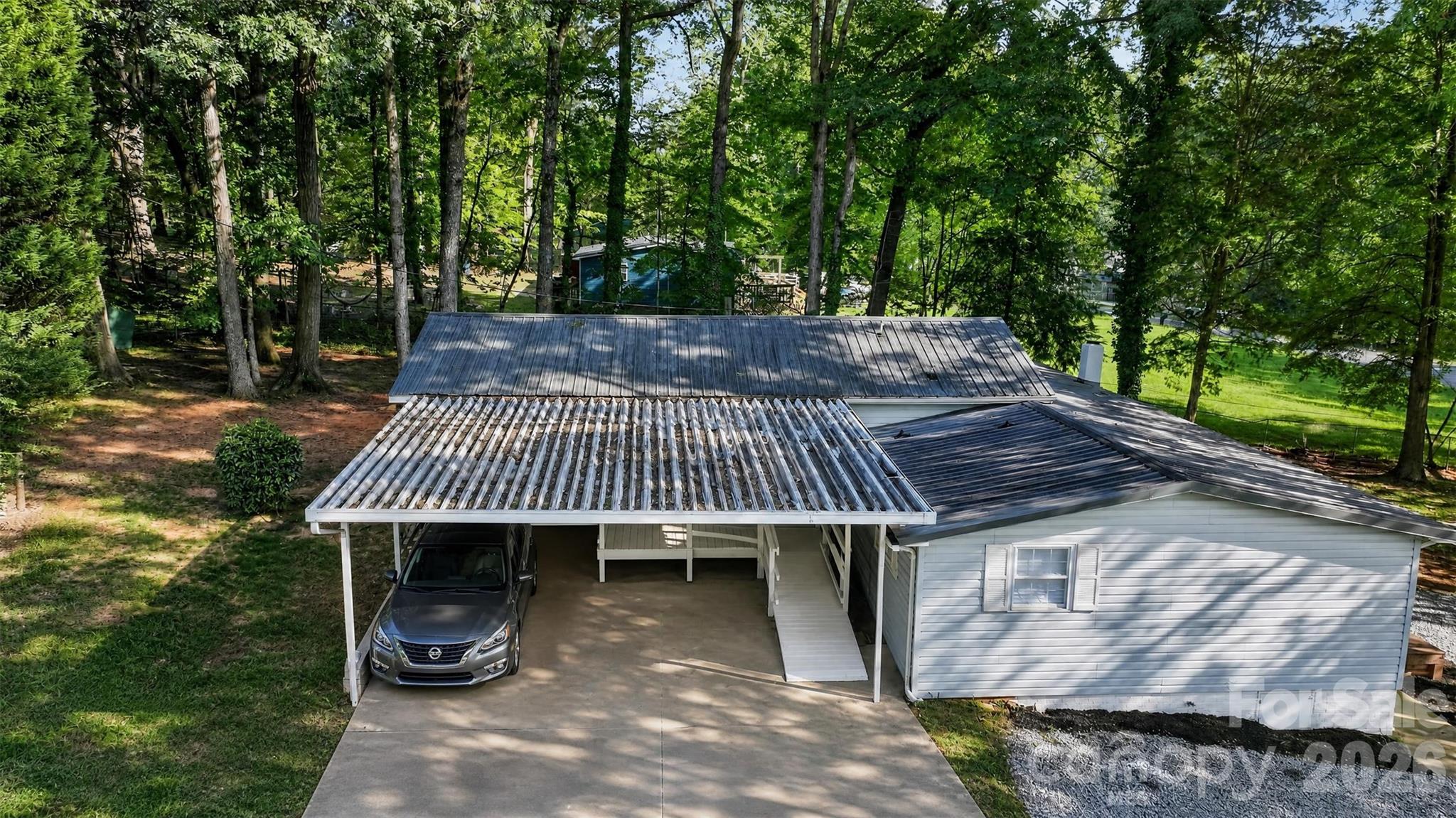 main property photo 32