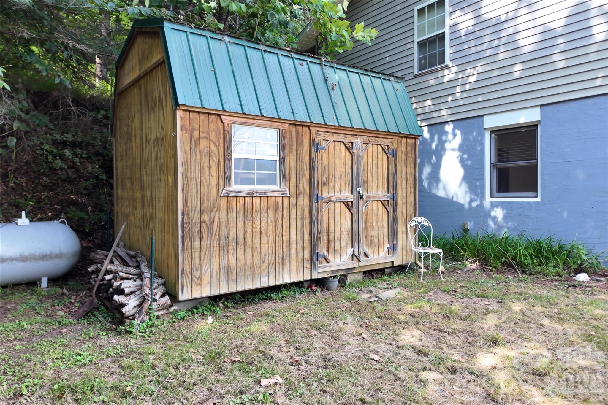 main property photo 34