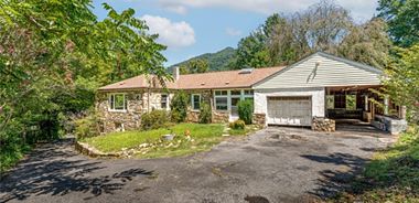 image of property with 3 Bed | 2 Bath | 1,517 Sqft