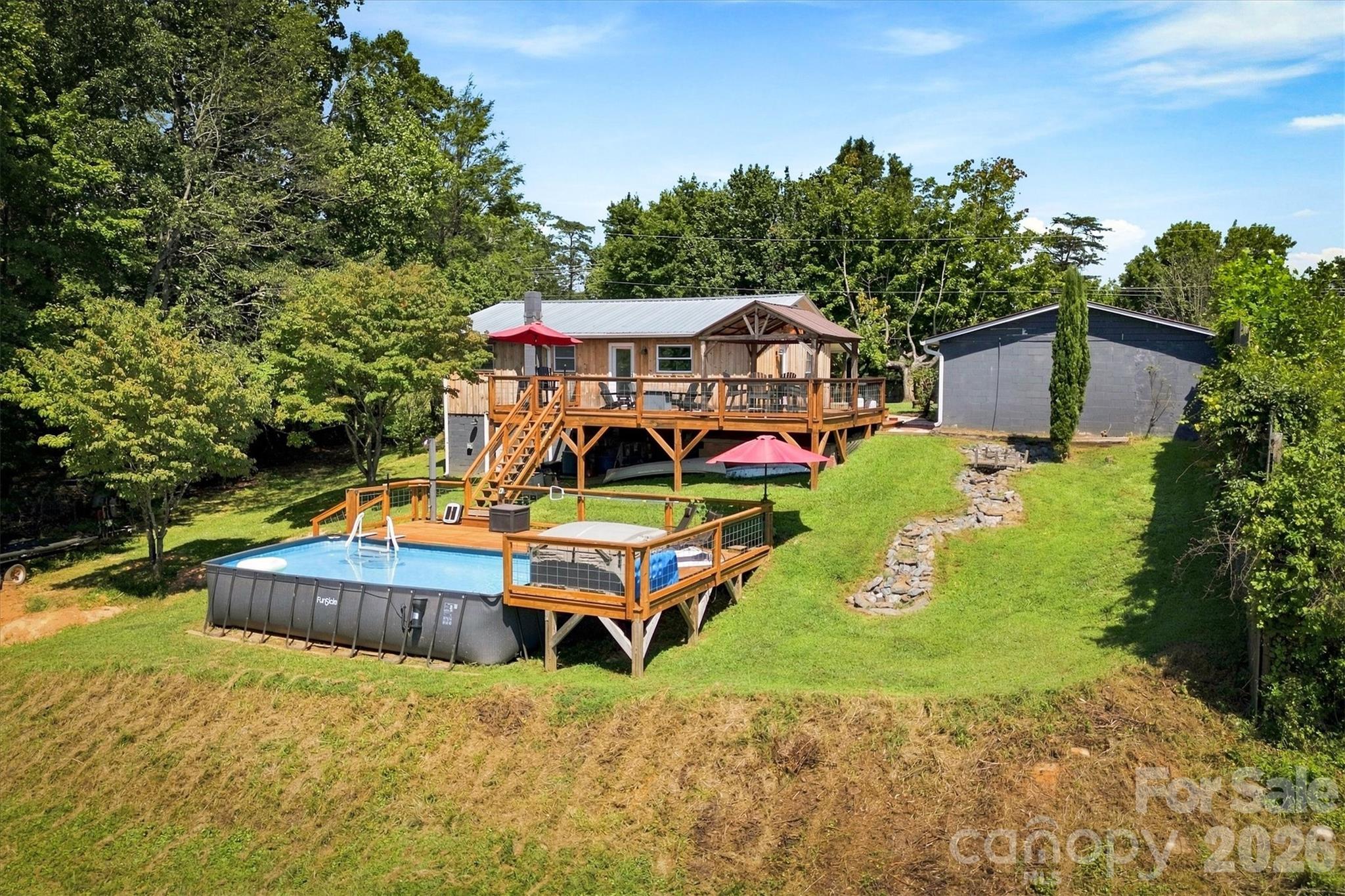 main property photo 26