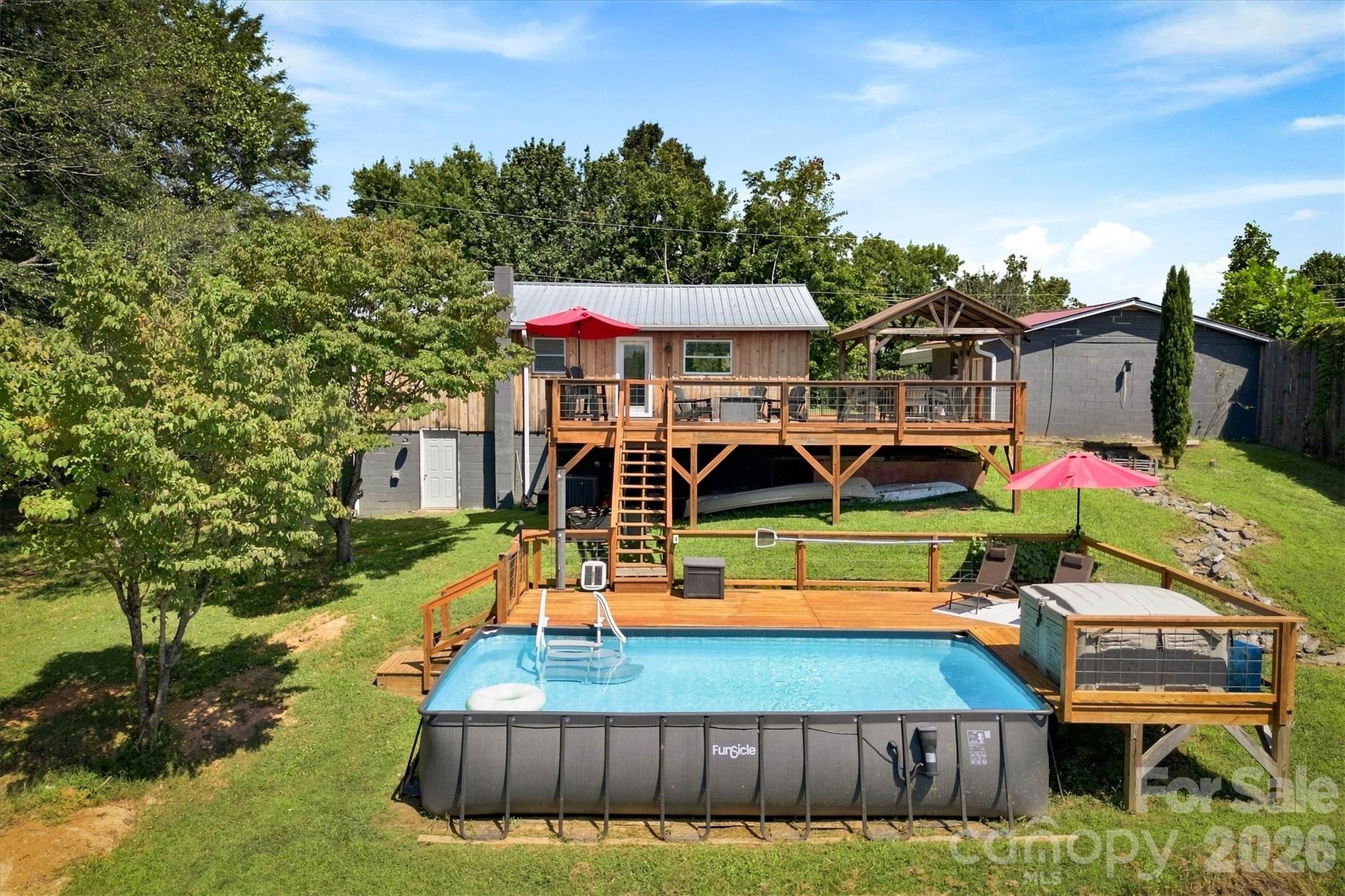 main property photo 27