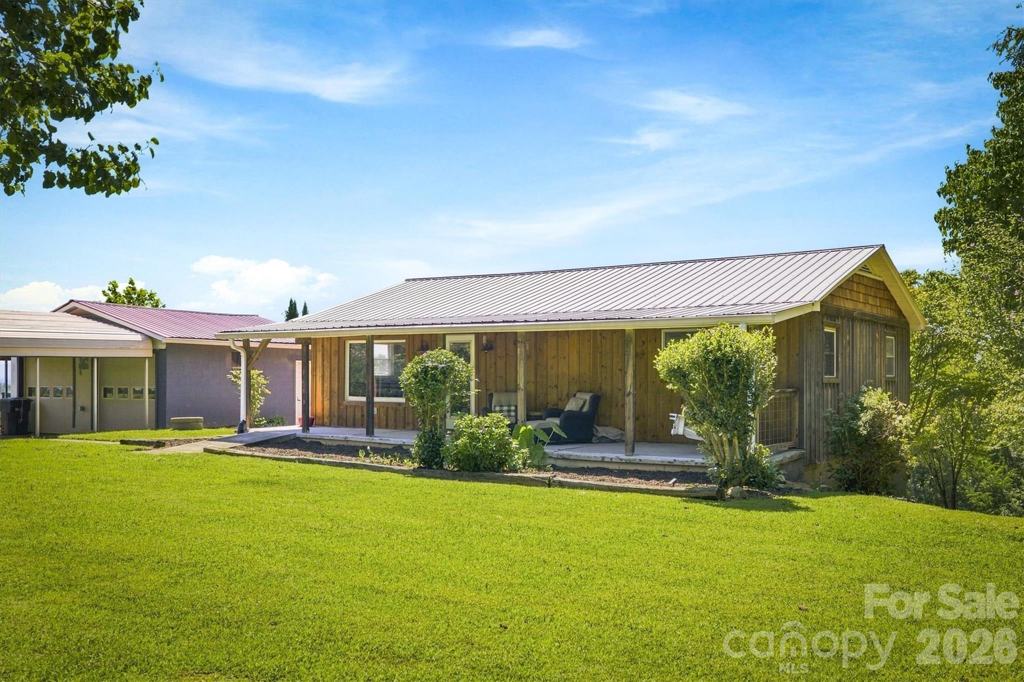 main property photo 28
