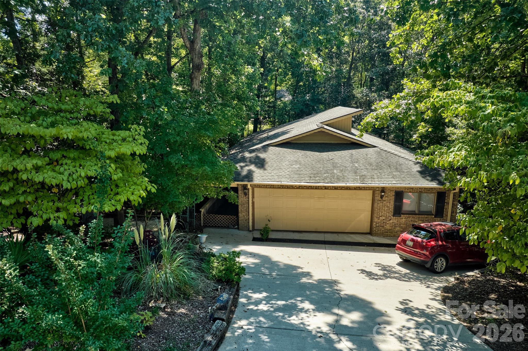 main property photo 0