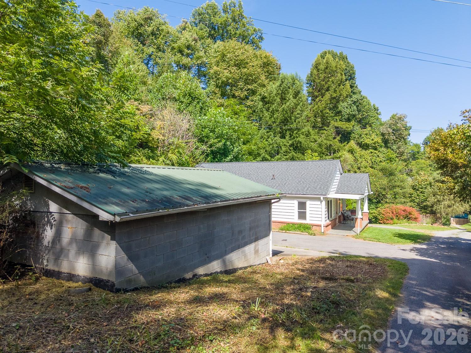 main property photo 30