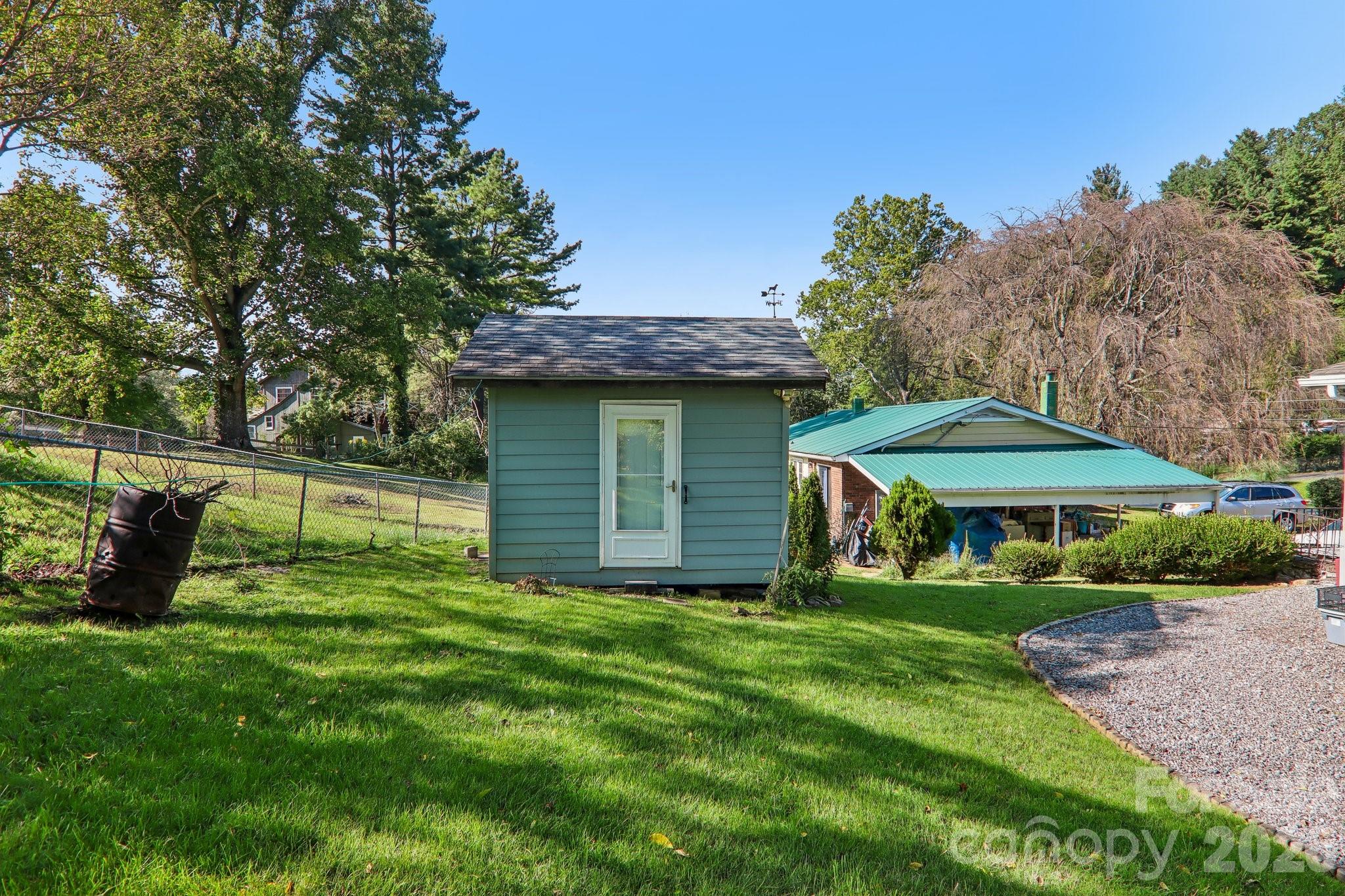 main property photo 33
