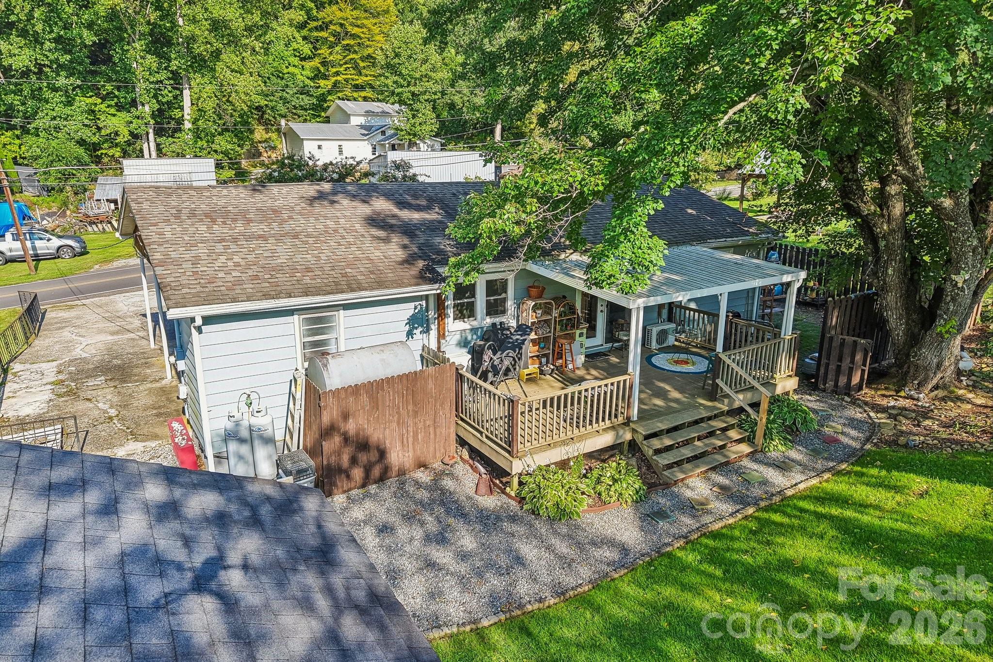 main property photo 39