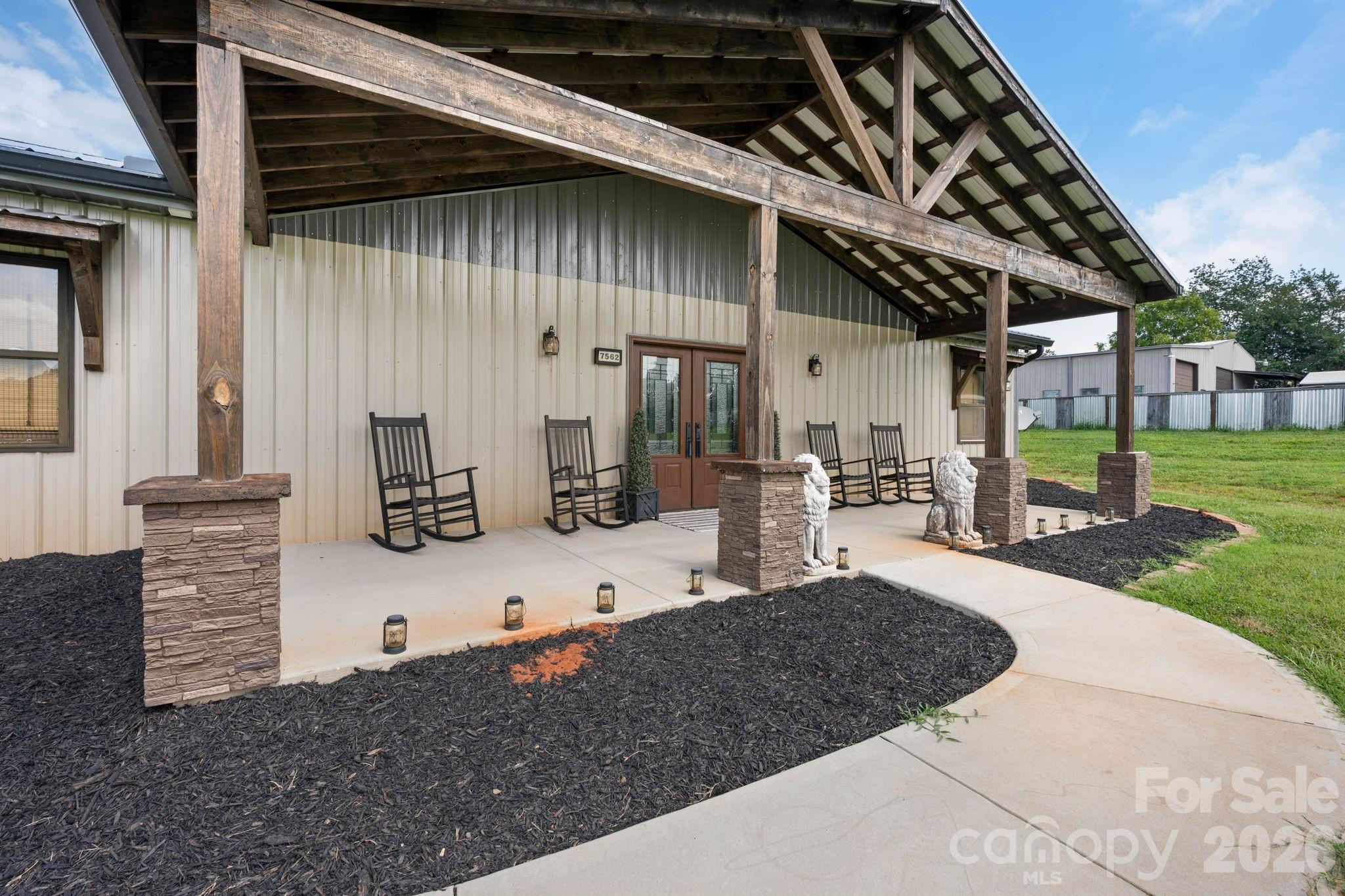 main property photo 33
