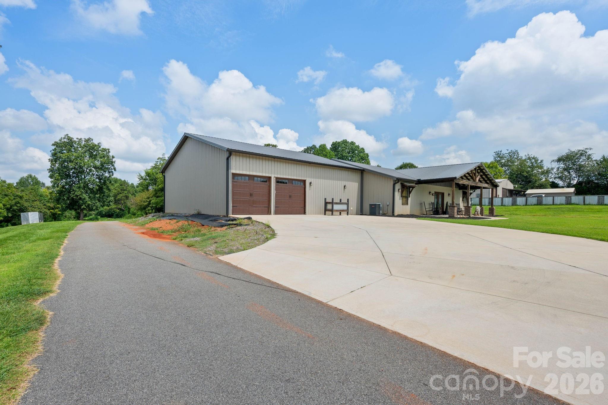 main property photo 34
