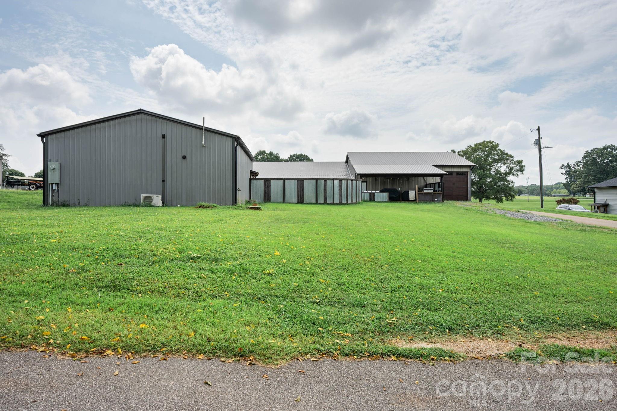main property photo 35