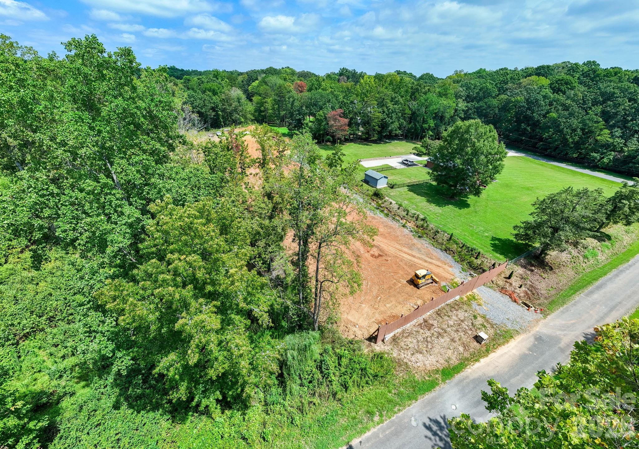 main property photo 8