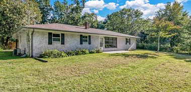 image of property with 4 Bed | 3 Bath | 1,135 Sqft