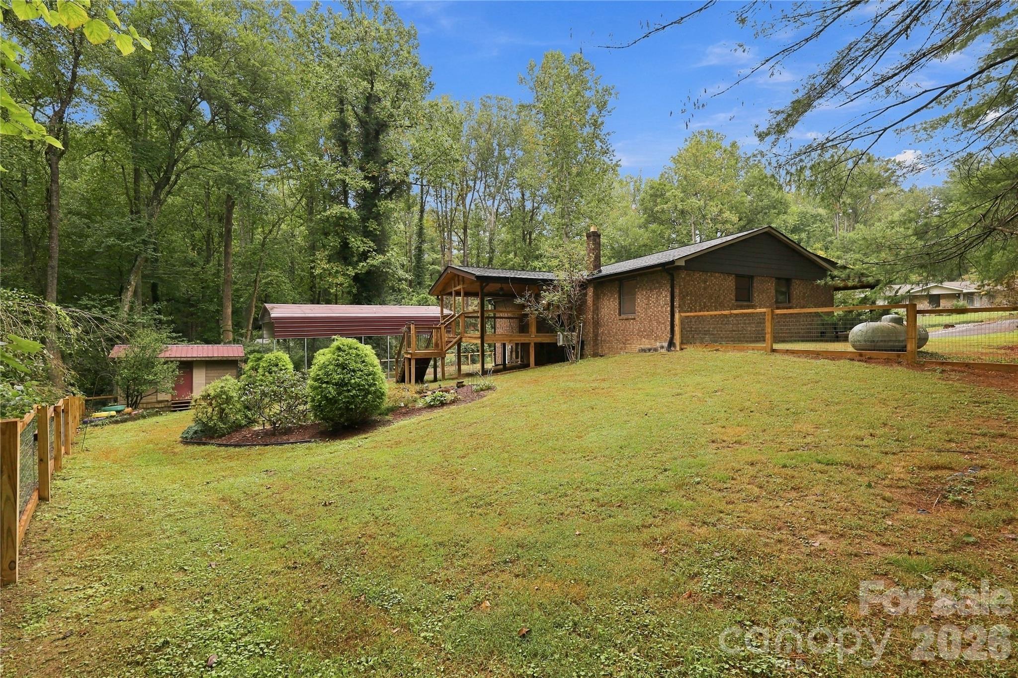 main property photo 10