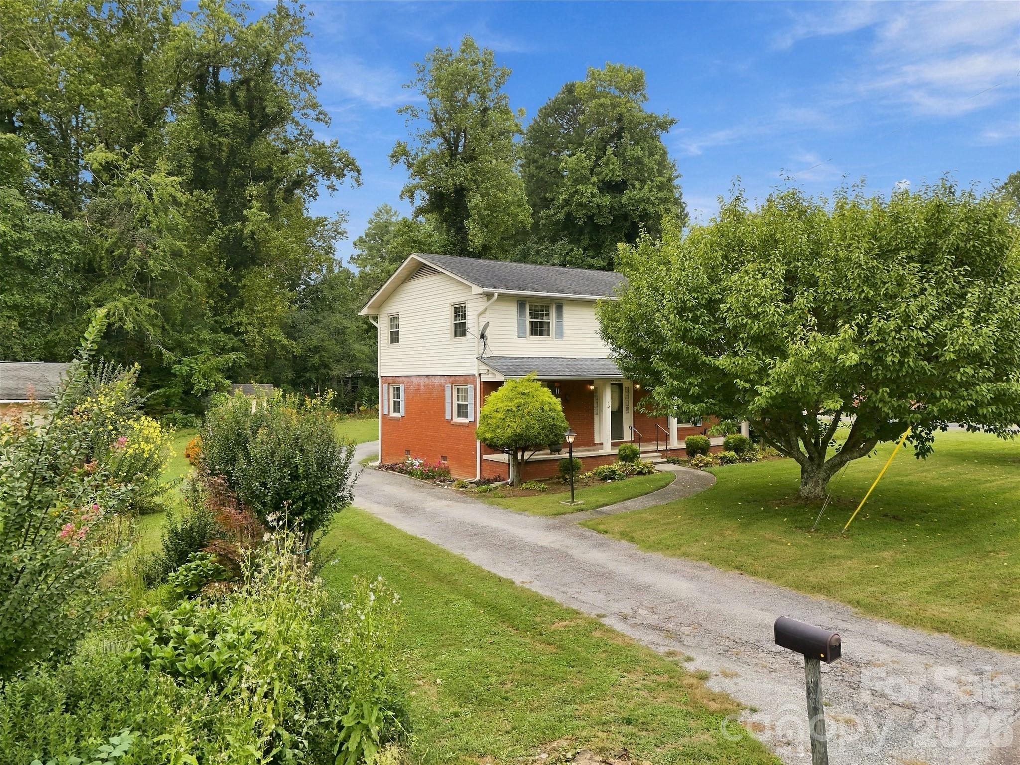 main property photo 4