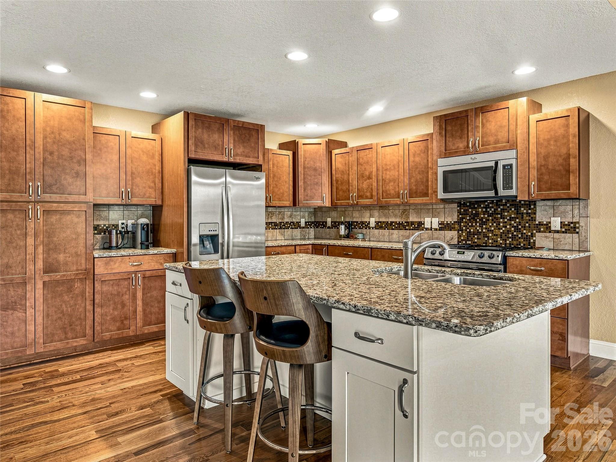 main property photo 8