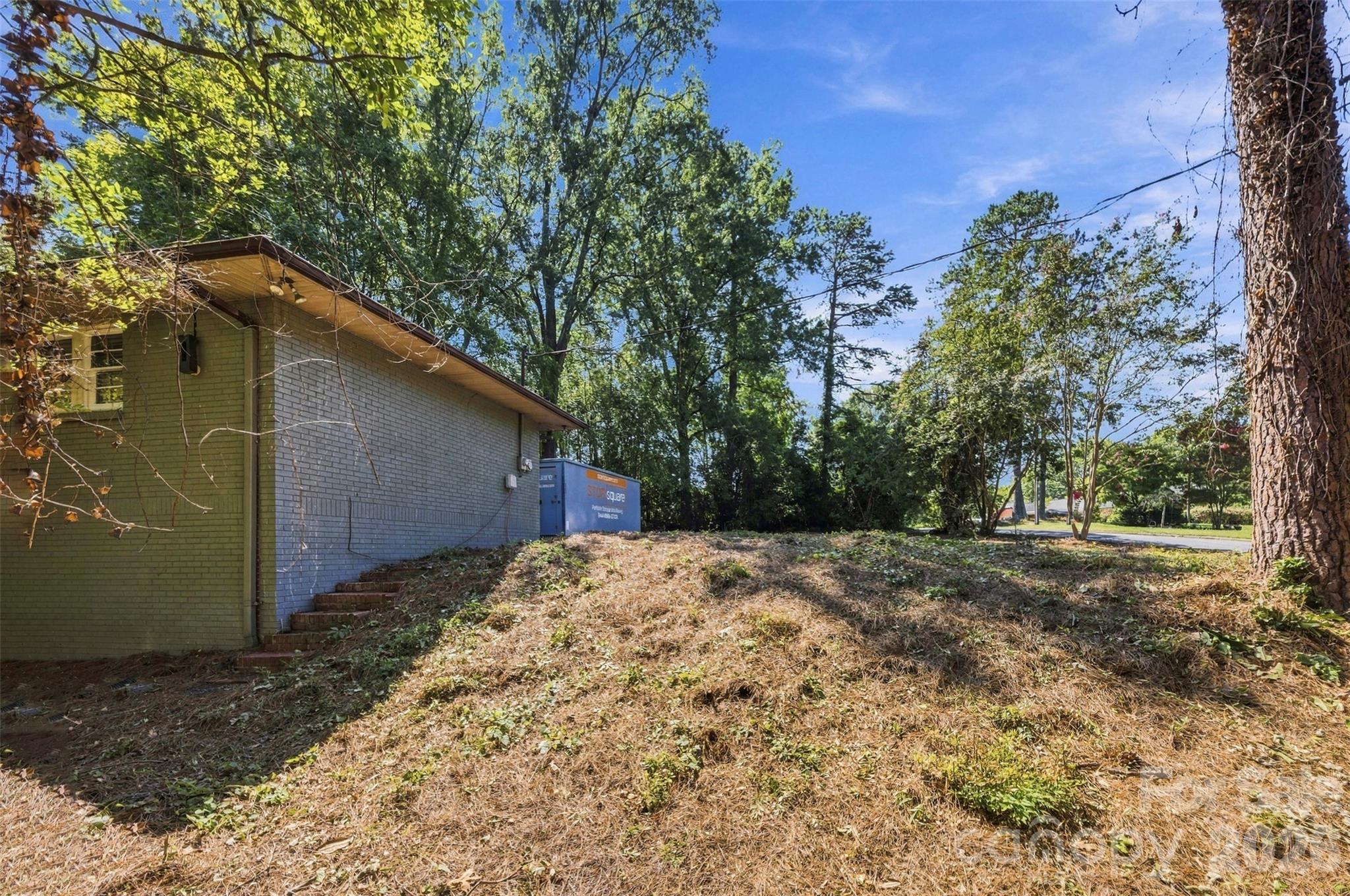 main property photo 25