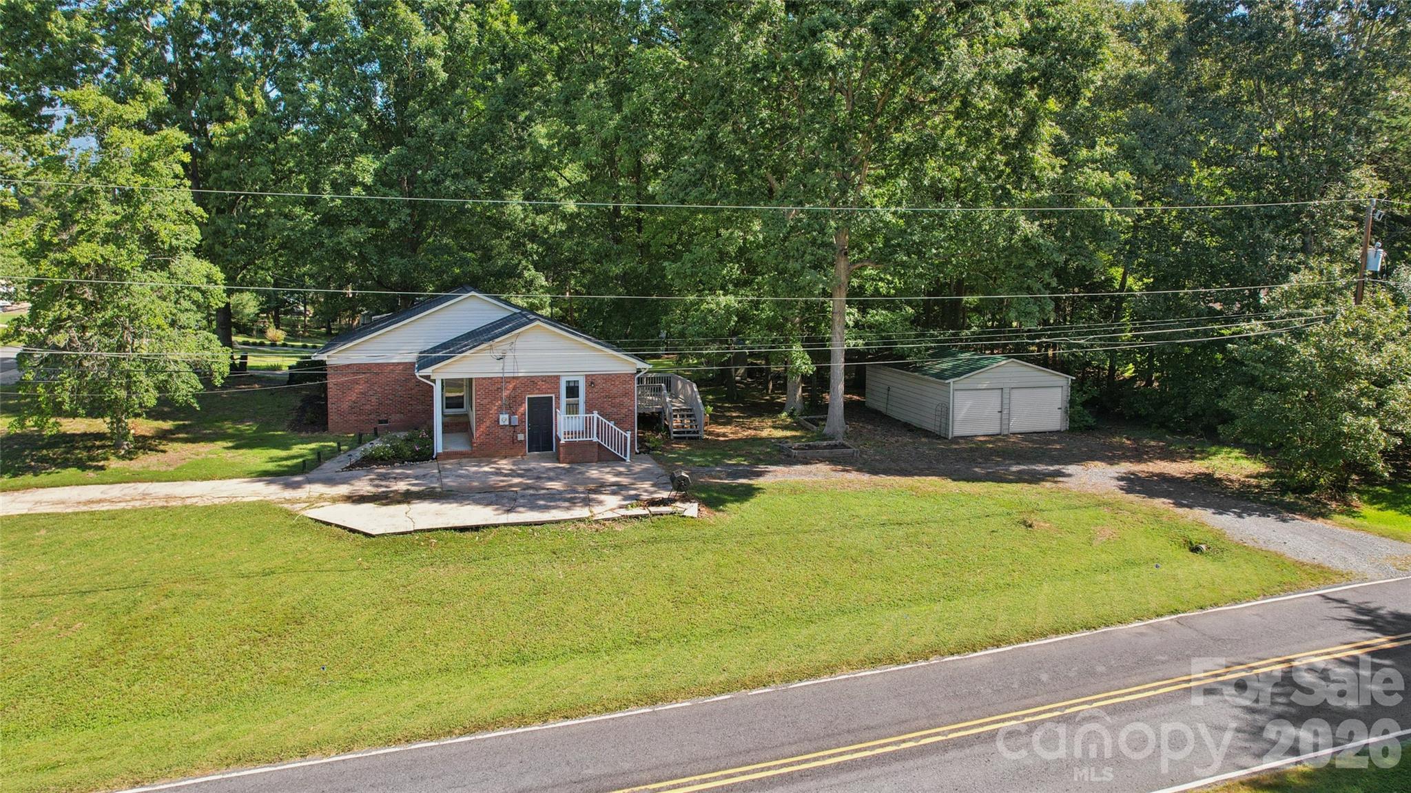main property photo 40