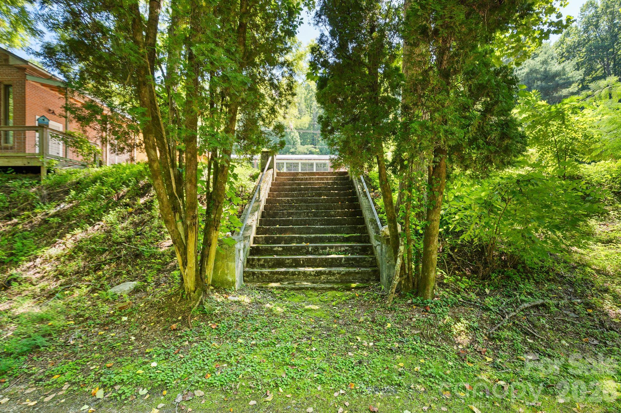 main property photo 14