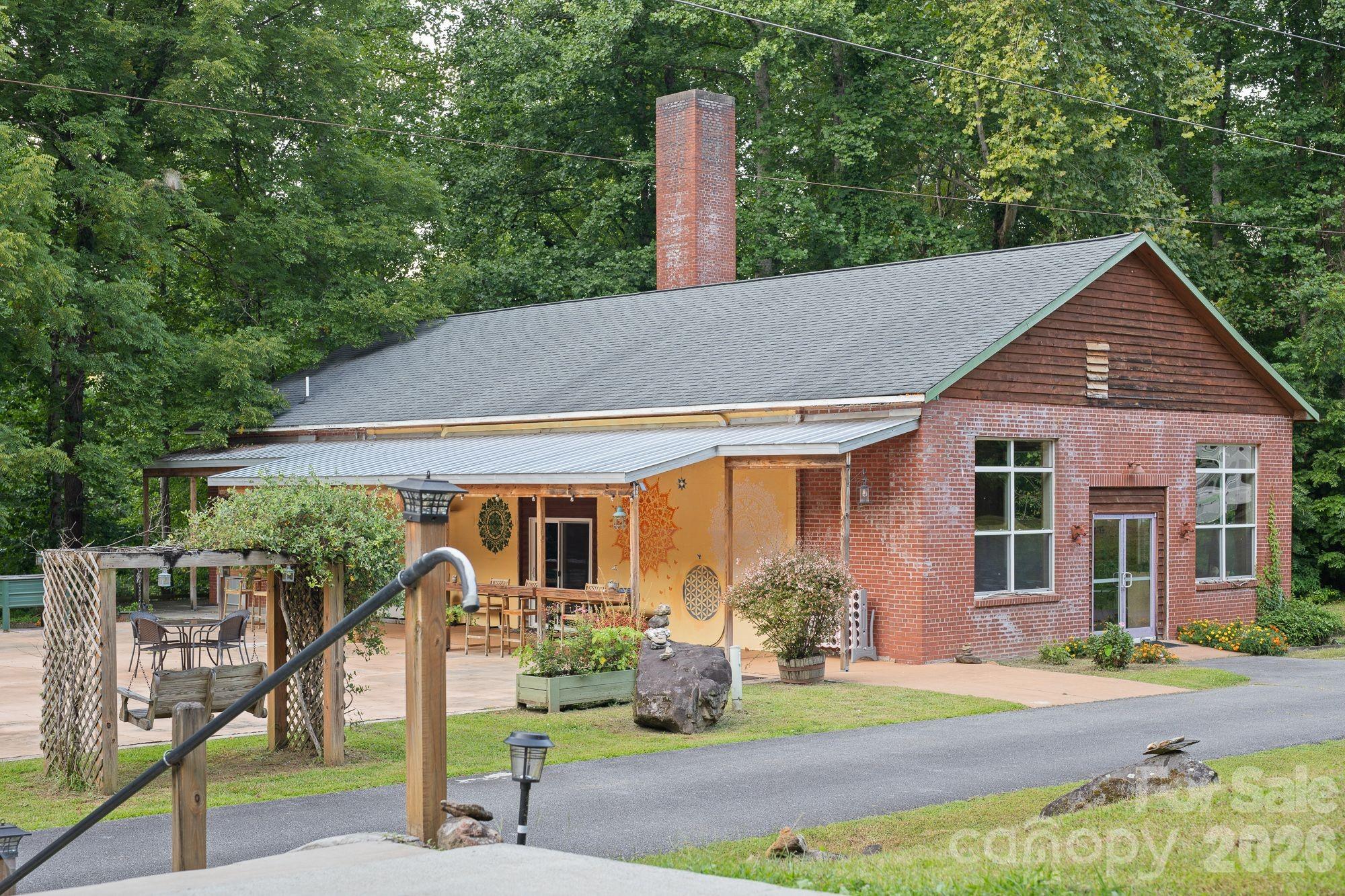 main property photo 41