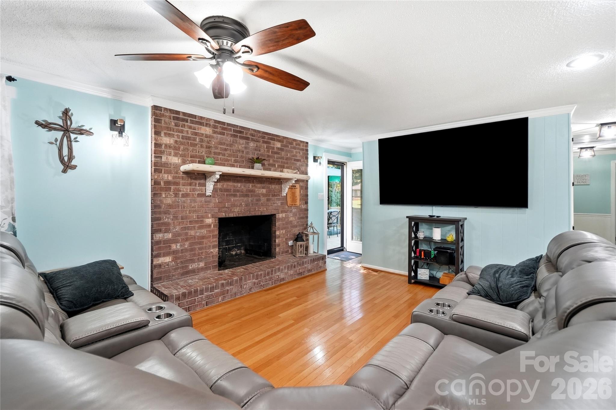 main property photo 5