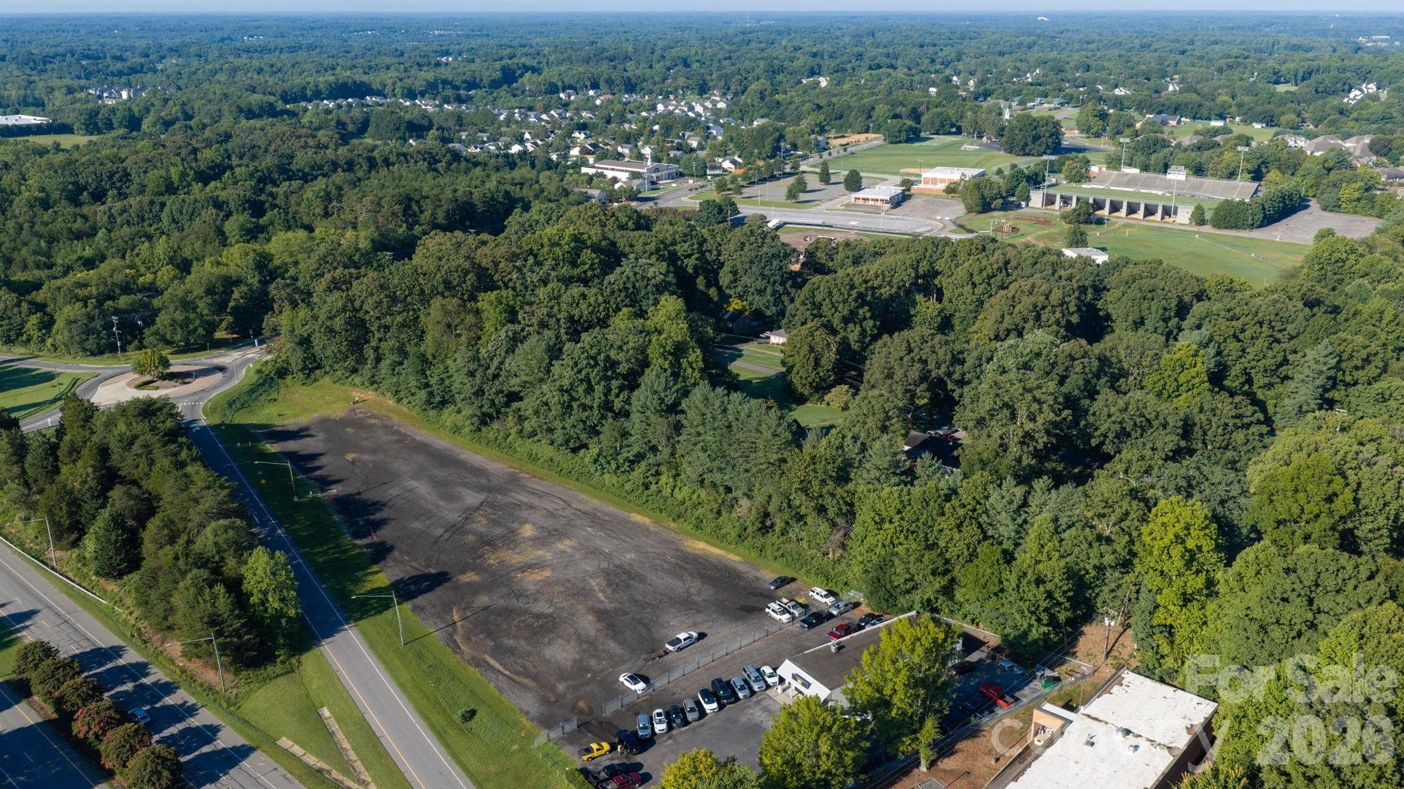 main property photo 10