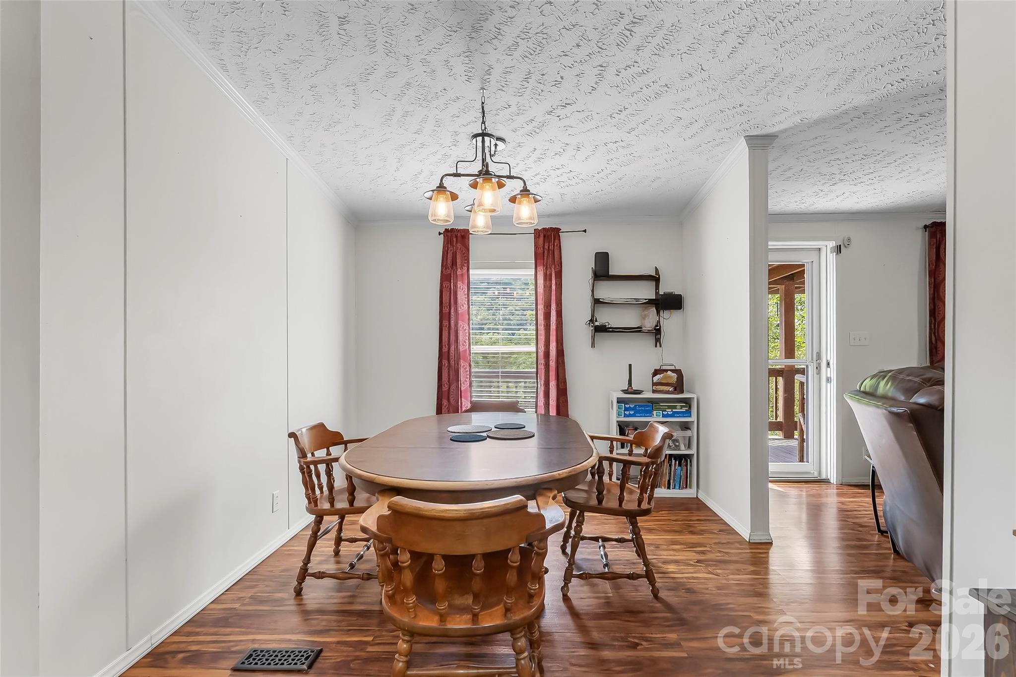 main property photo 5