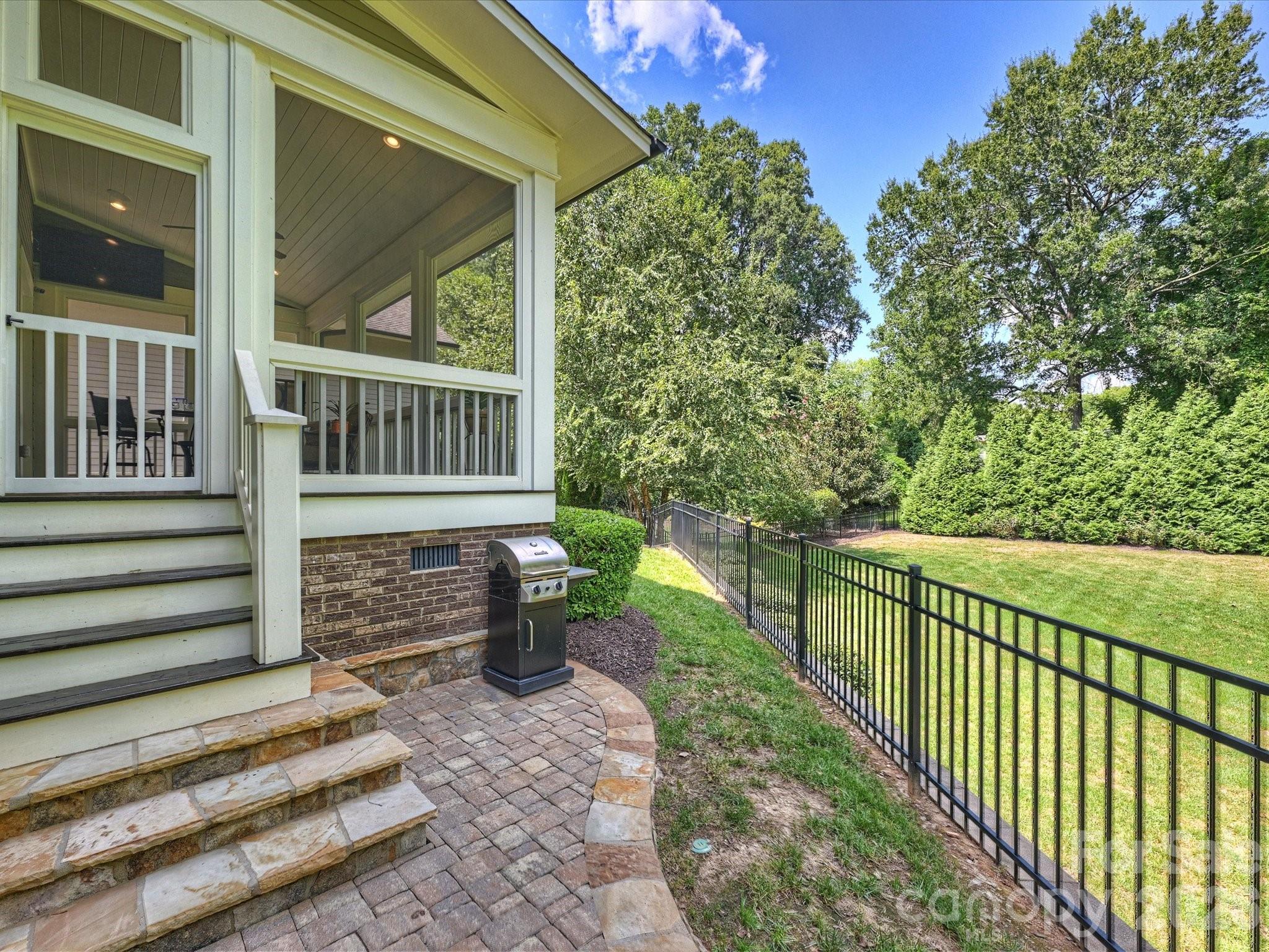 main property photo 39