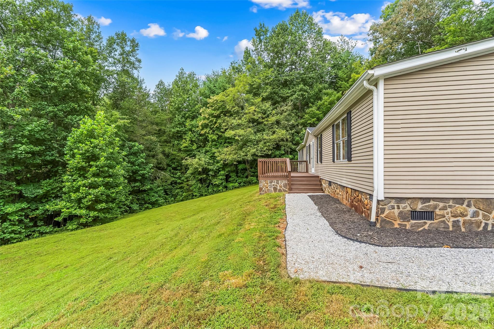 main property photo 19