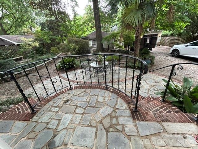 main property photo 28