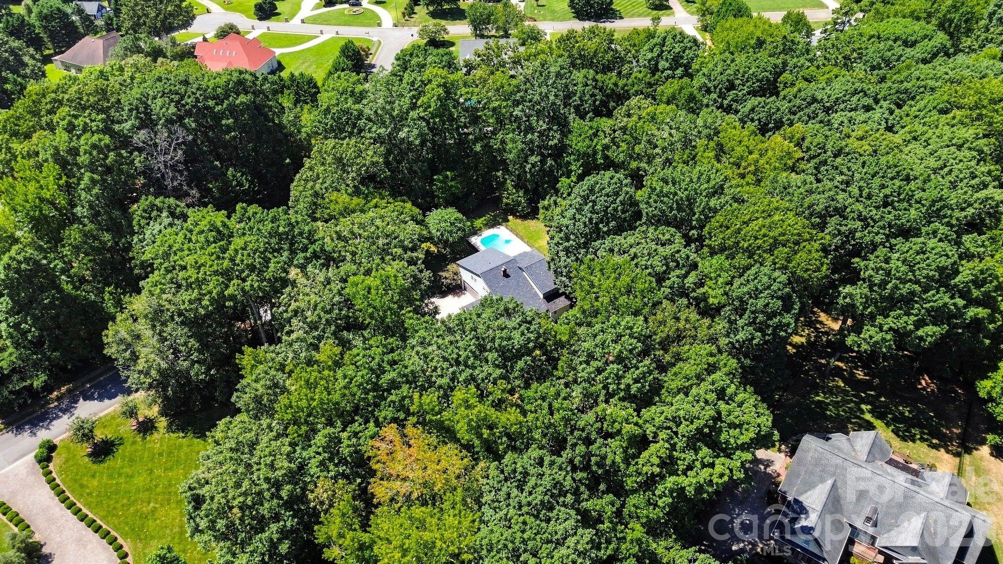 main property photo 40