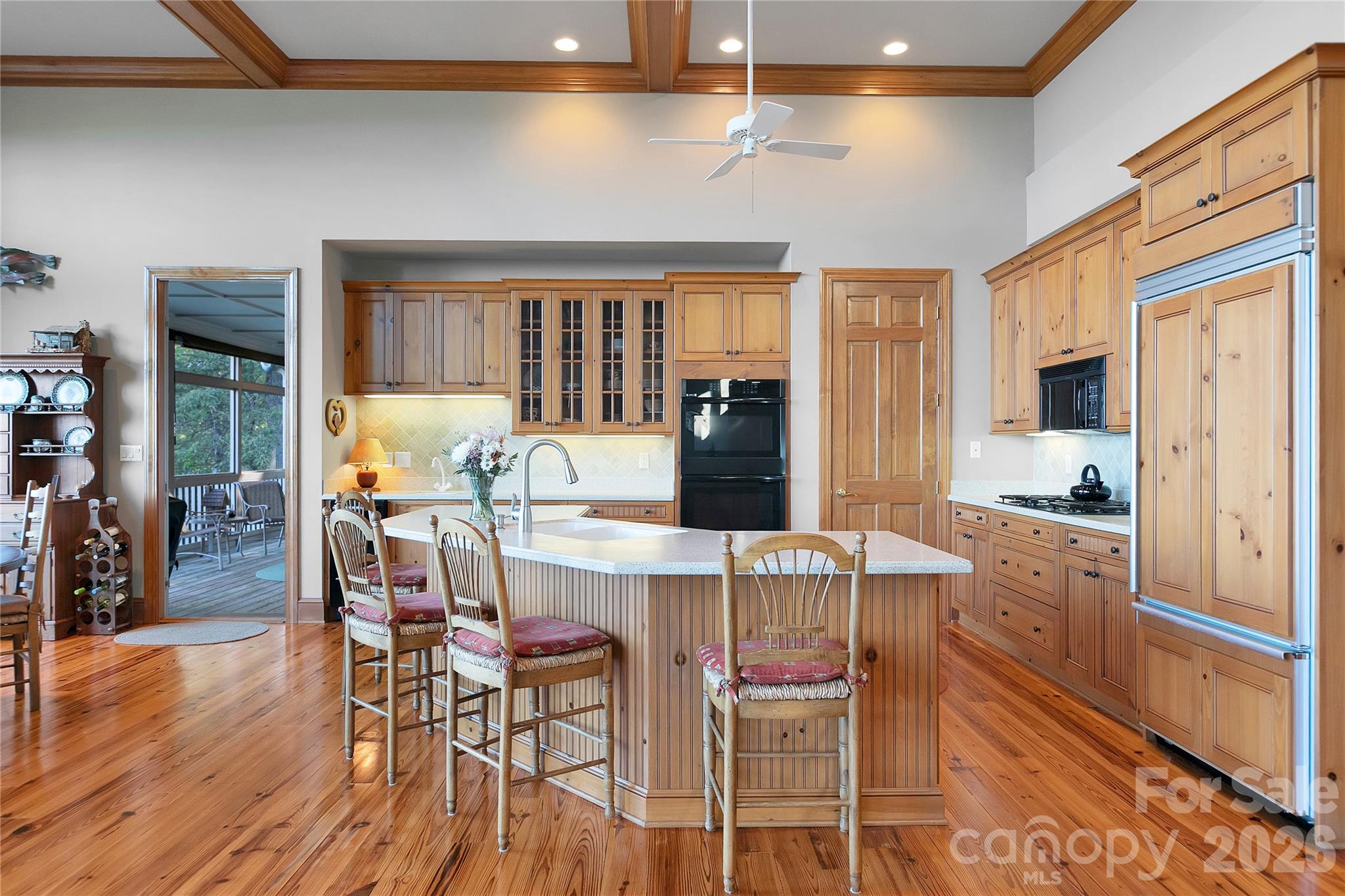 main property photo 8
