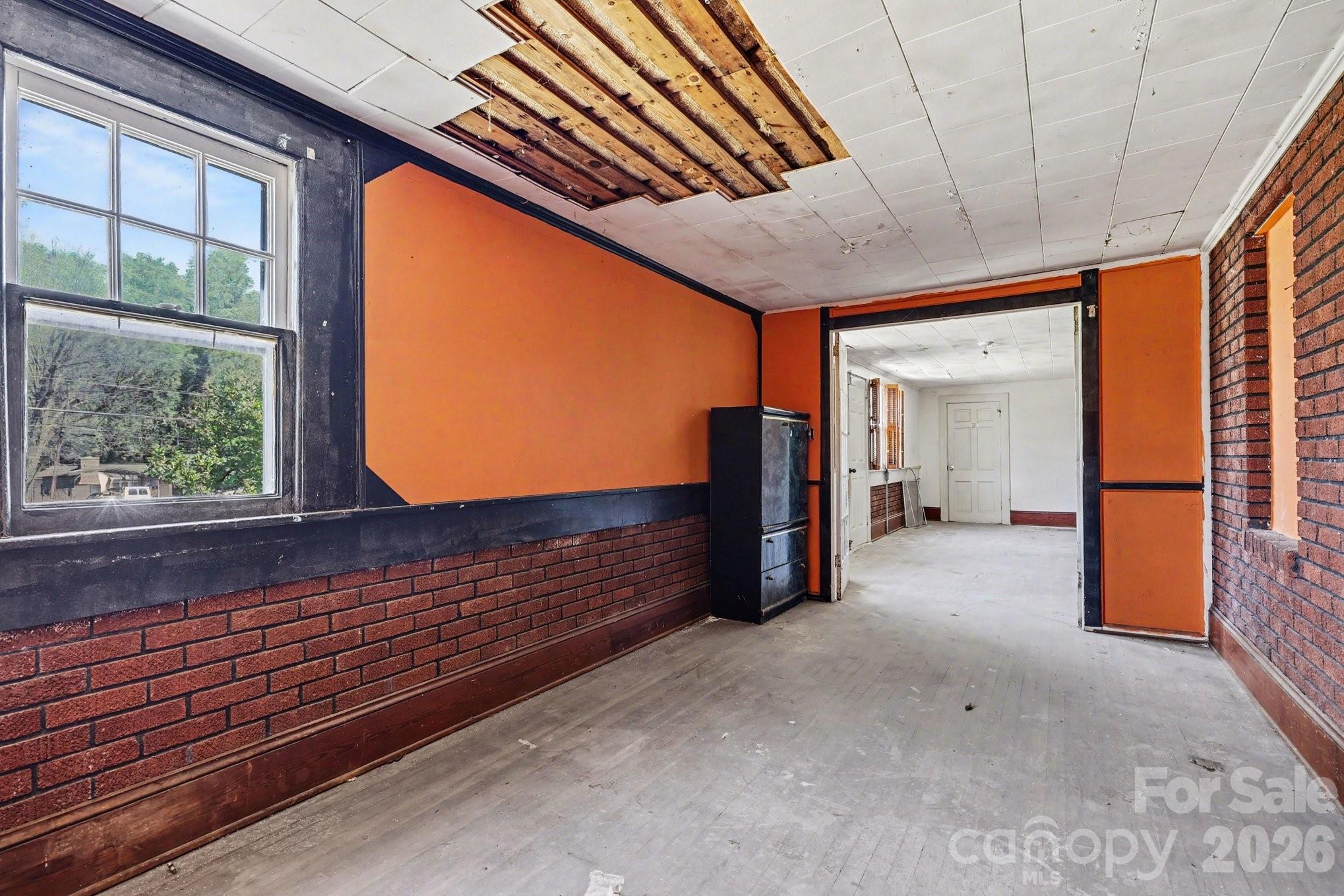 main property photo 25