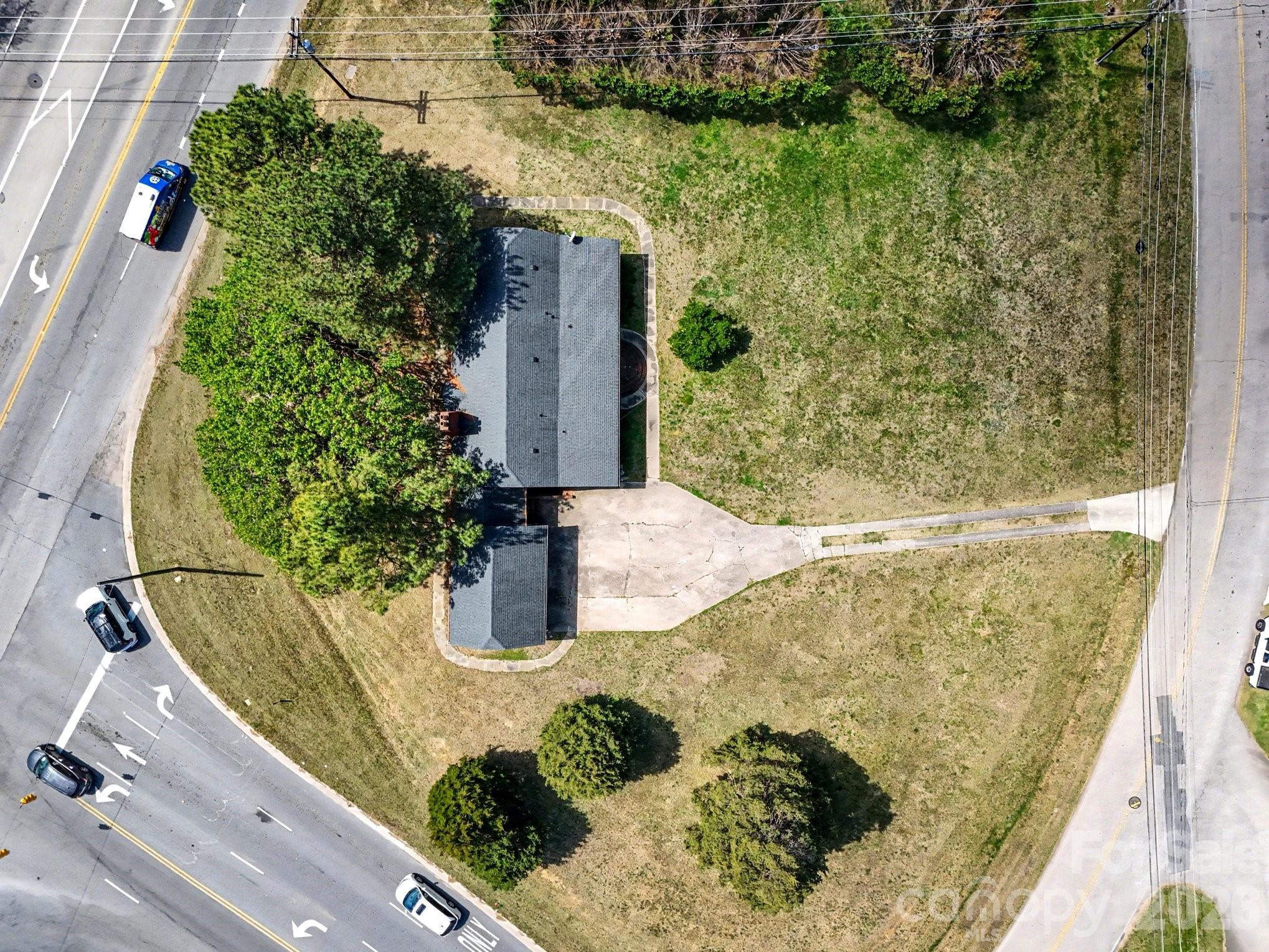main property photo 6