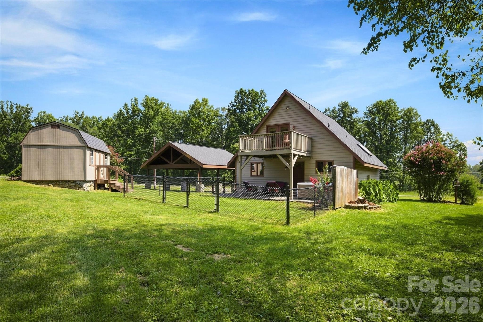 main property photo 7