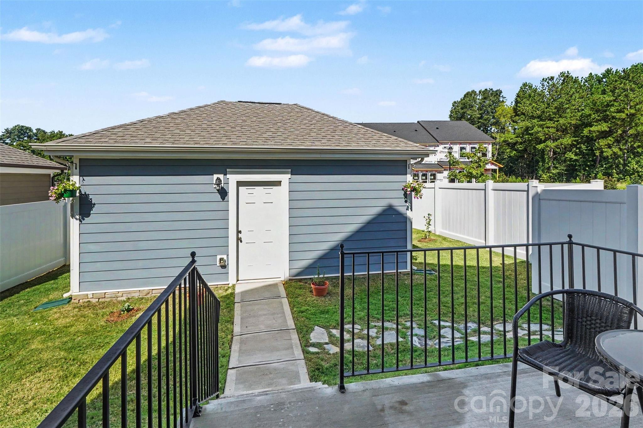 main property photo 20