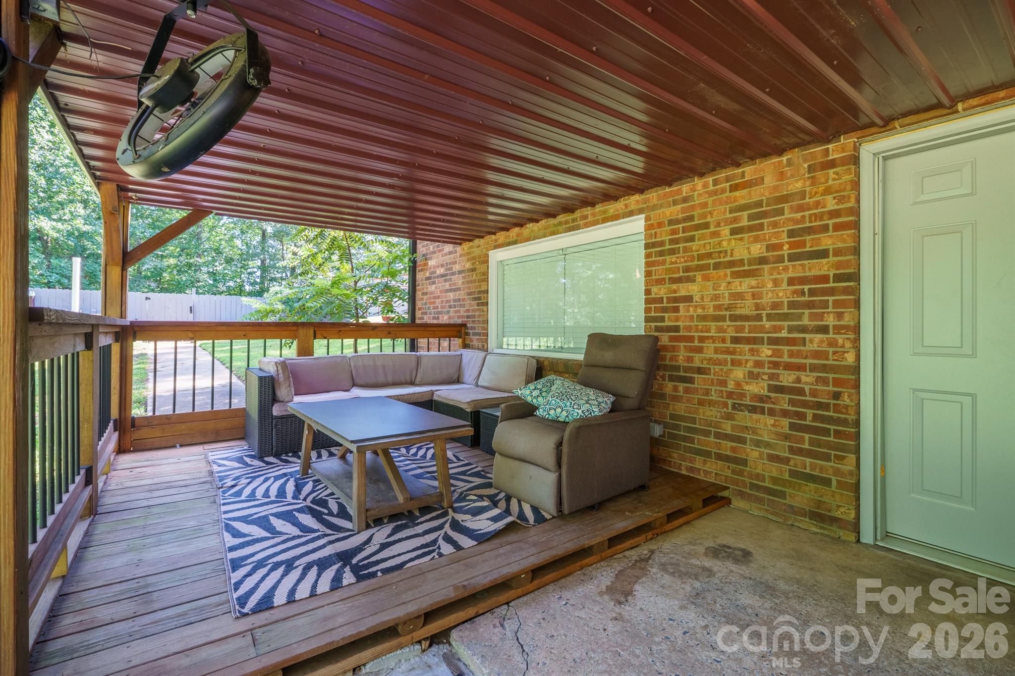 main property photo 9