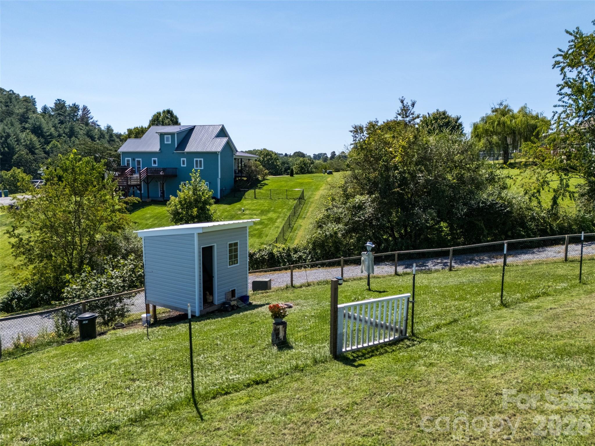 main property photo 6
