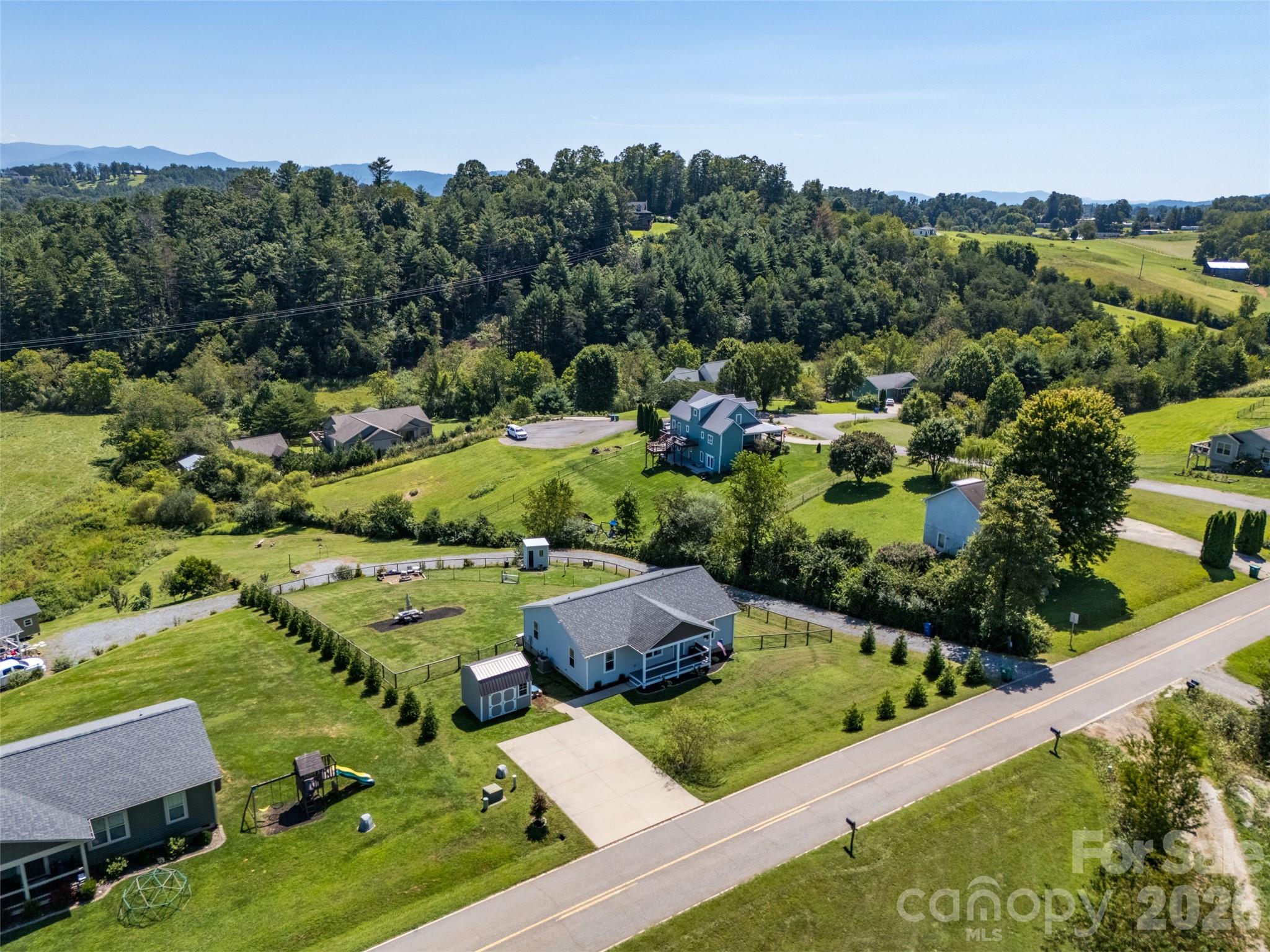 main property photo 8