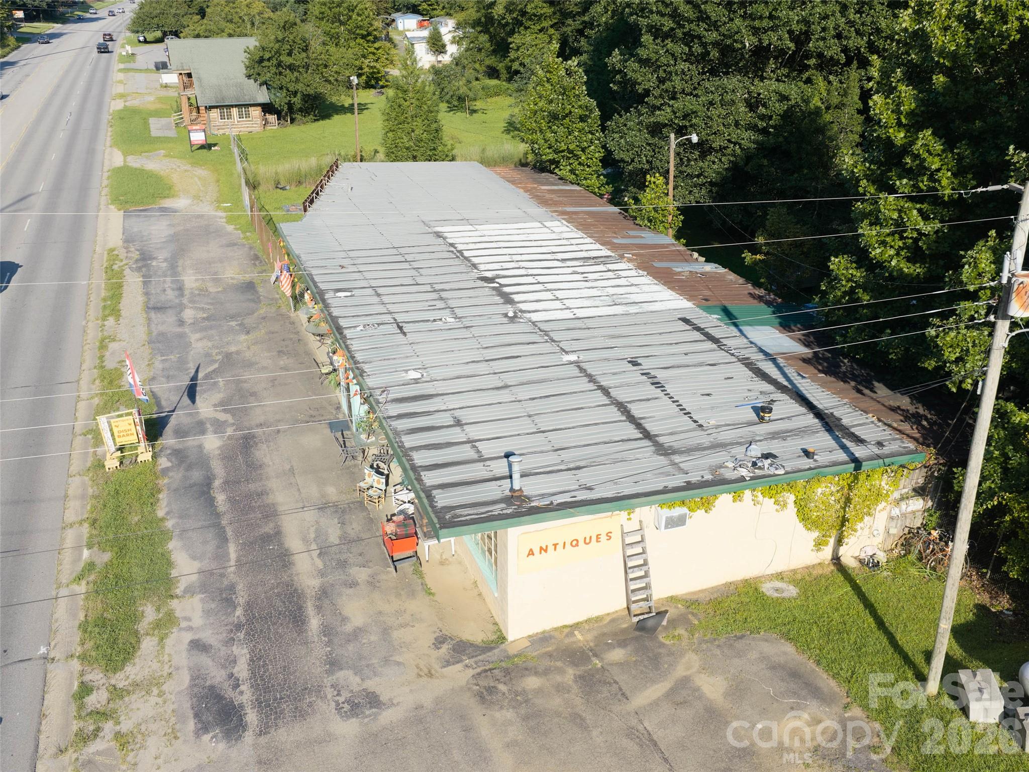 main property photo 10